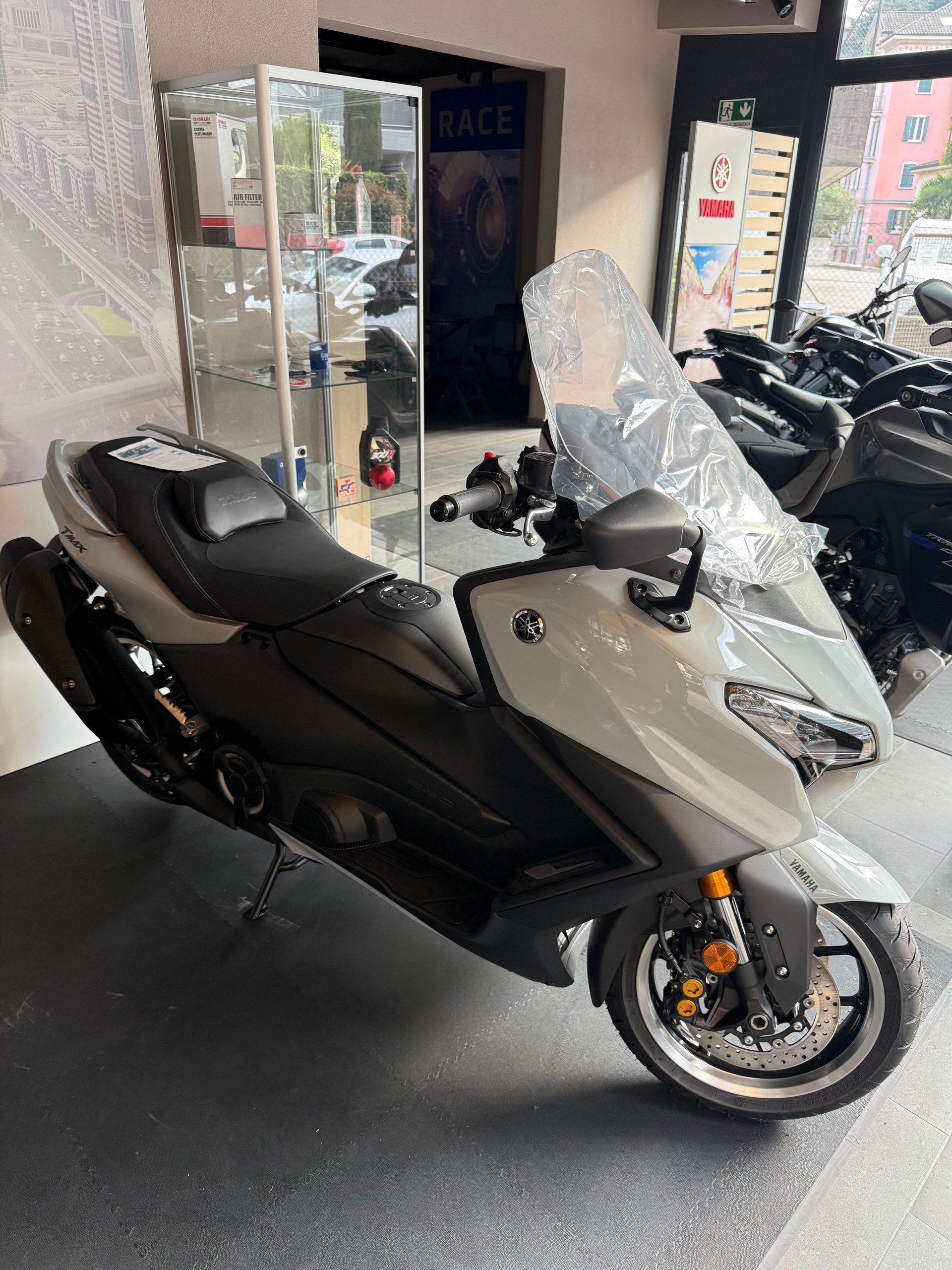 YAMAHA Teck Max-image-4