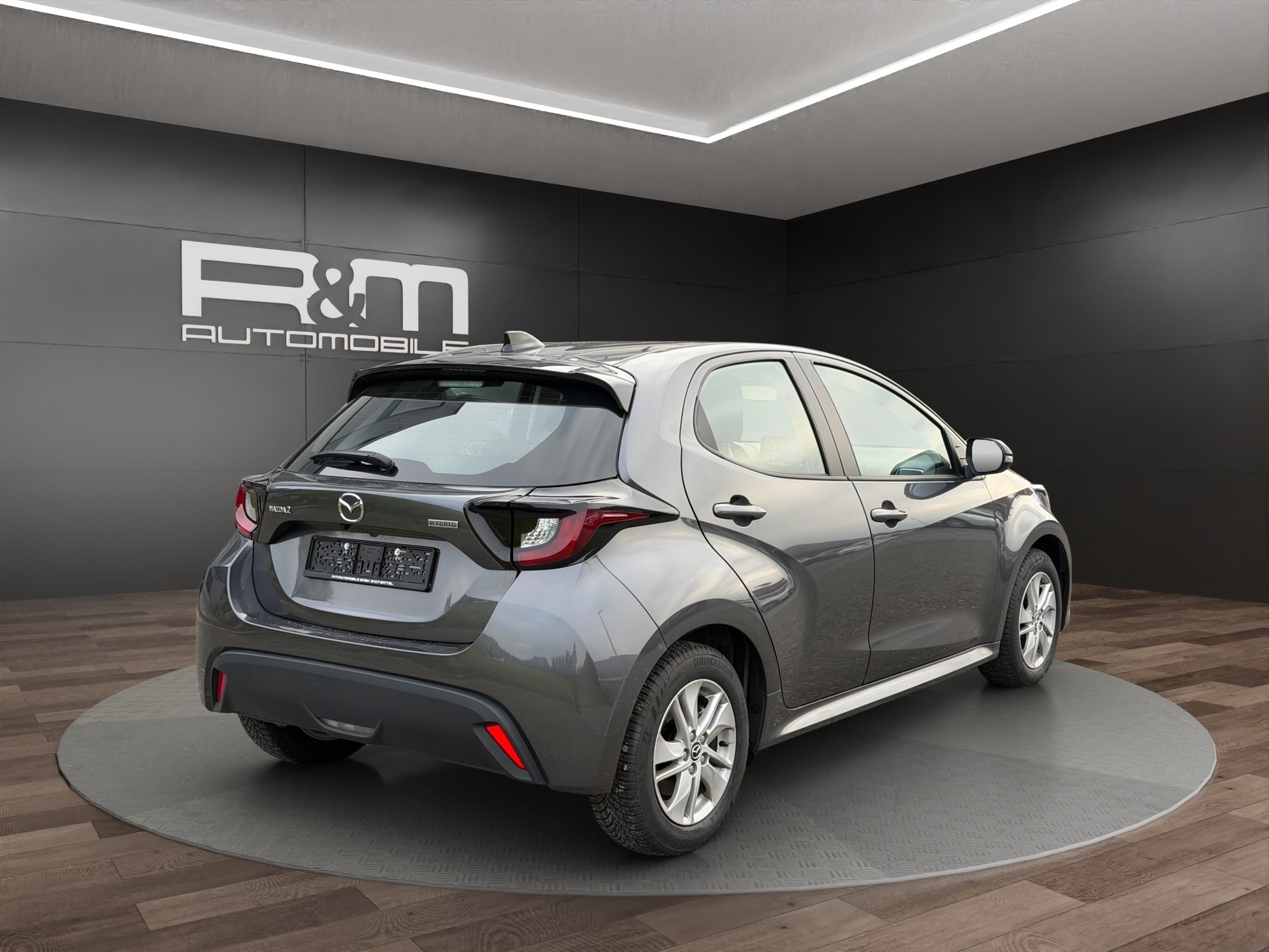 MAZDA 2 Hybrid Centre-line-showroom-element-3