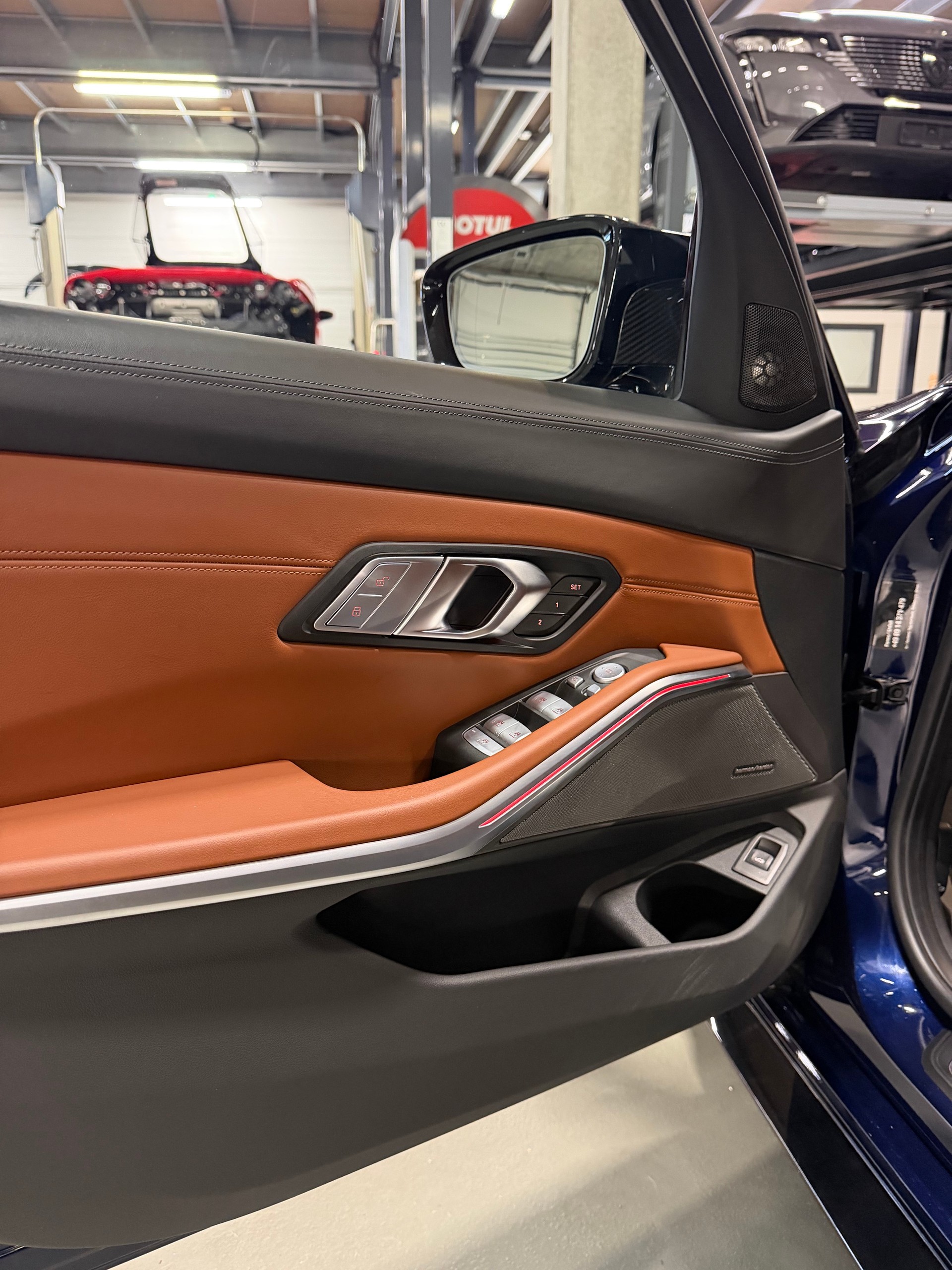 BMW M3 Touring xDrive Comp. M *Tanzanite Blue/Tartufo int*-image-11