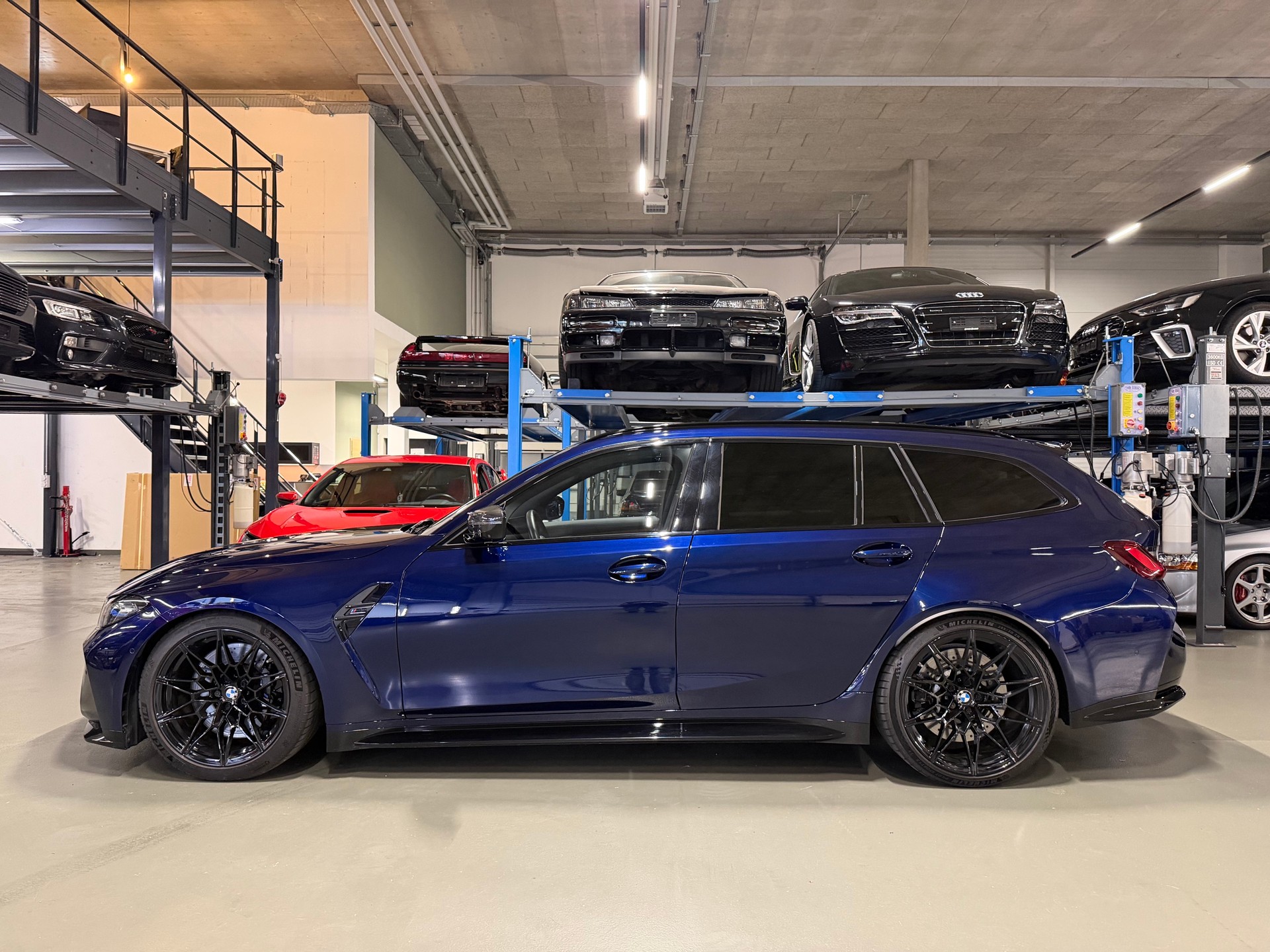 BMW M3 Touring xDrive Comp. M *Tanzanite Blue/Tartufo int*-showroom-element-1