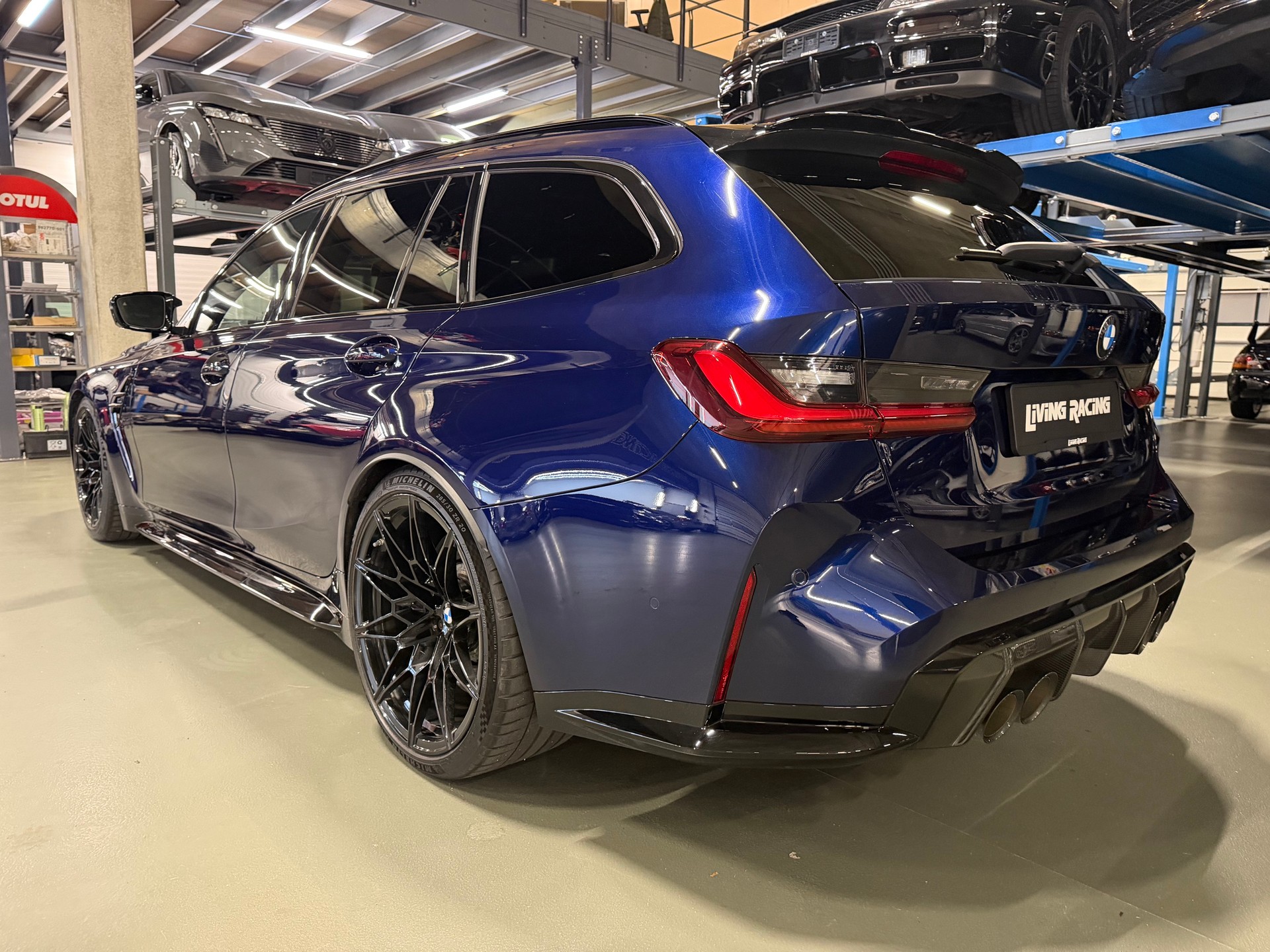 BMW M3 Touring xDrive Comp. M *Tanzanite Blue/Tartufo int*-showroom-element-2