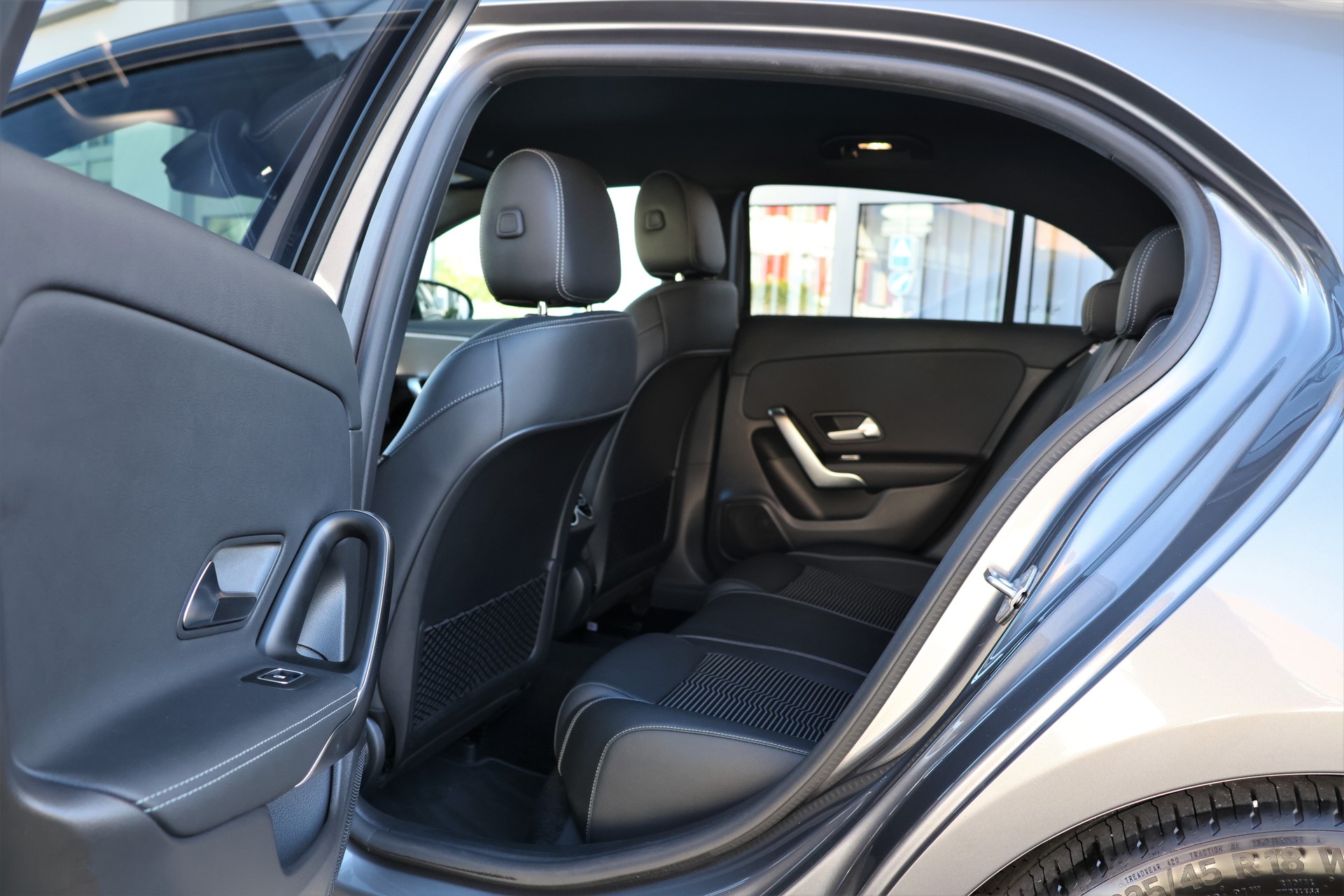 MERCEDES-BENZ A 180 Night Star 7G-DCT (CH)-image-12