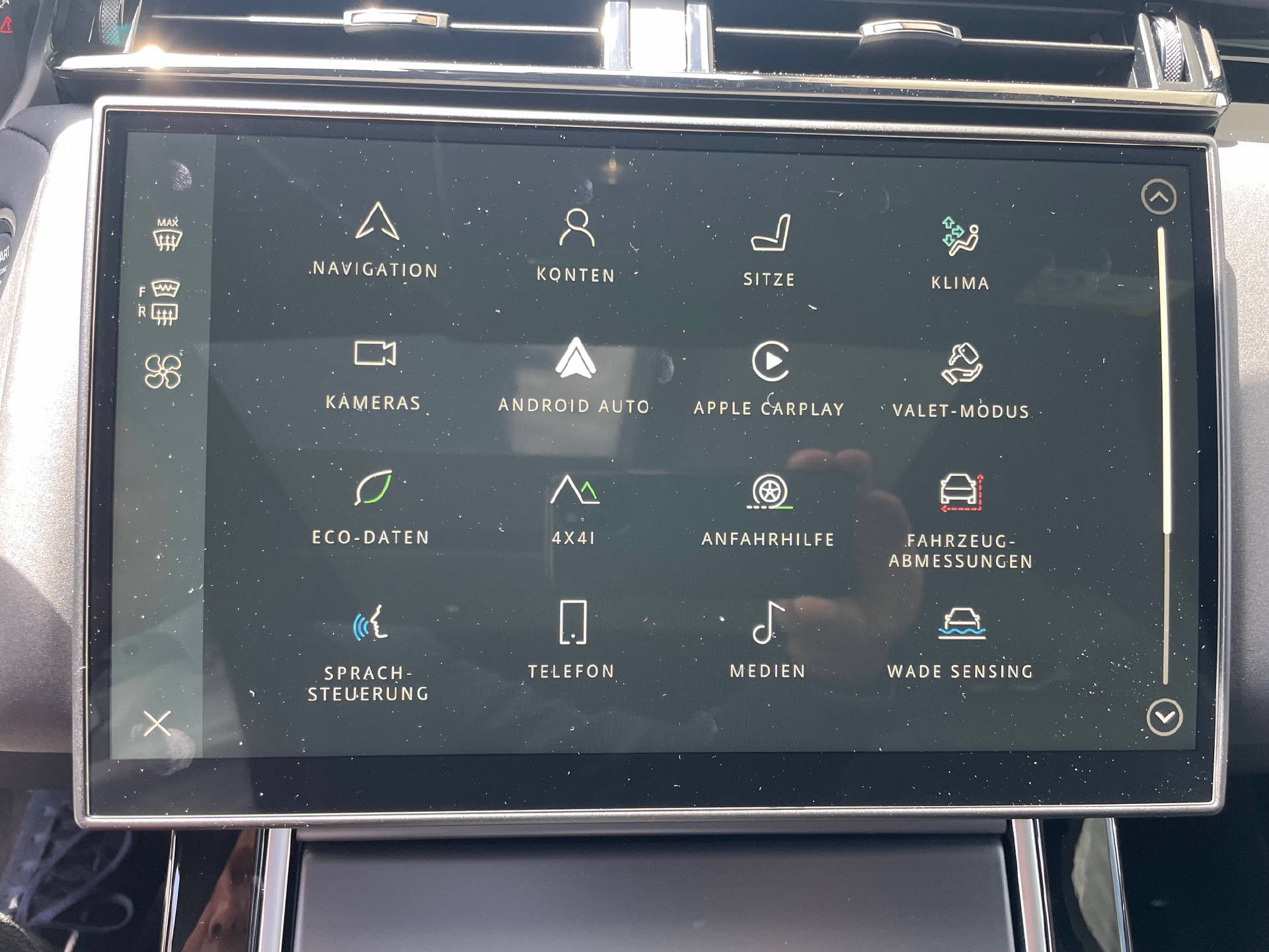 LAND ROVER Range Rover Velar 2.0 T Dynamic SE-image-11