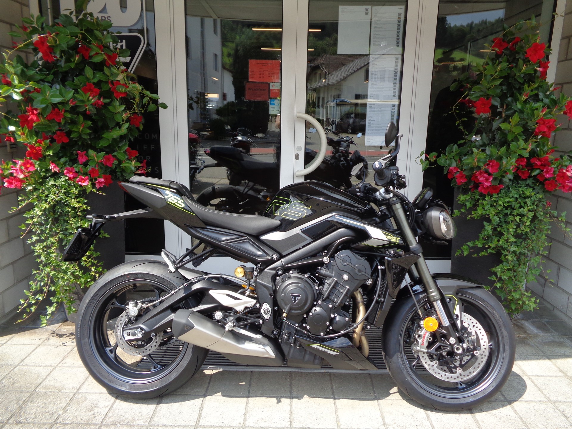 TRIUMPH Street Triple 765 RS-image-2