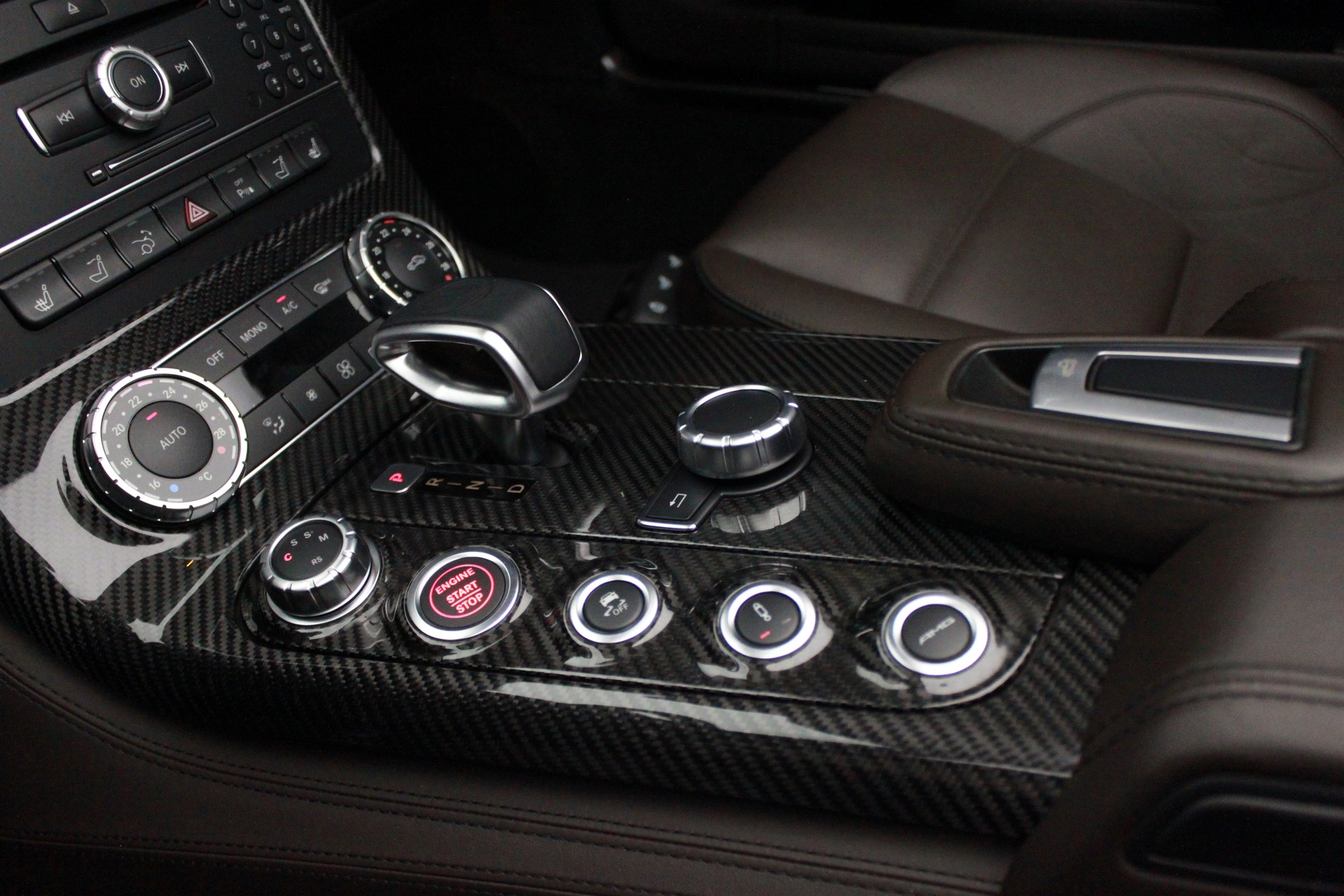 MERCEDES-BENZ SLS 63 AMG GT Speedshift-image-11