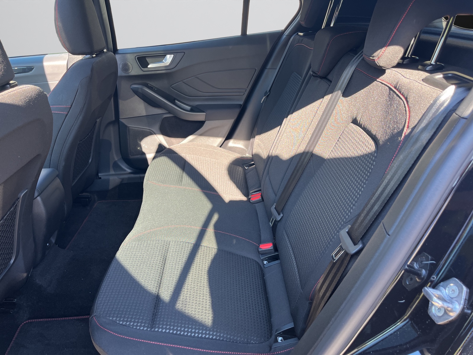 FORD Focus 1.0 MHEV ST-Line X Automat-image-8