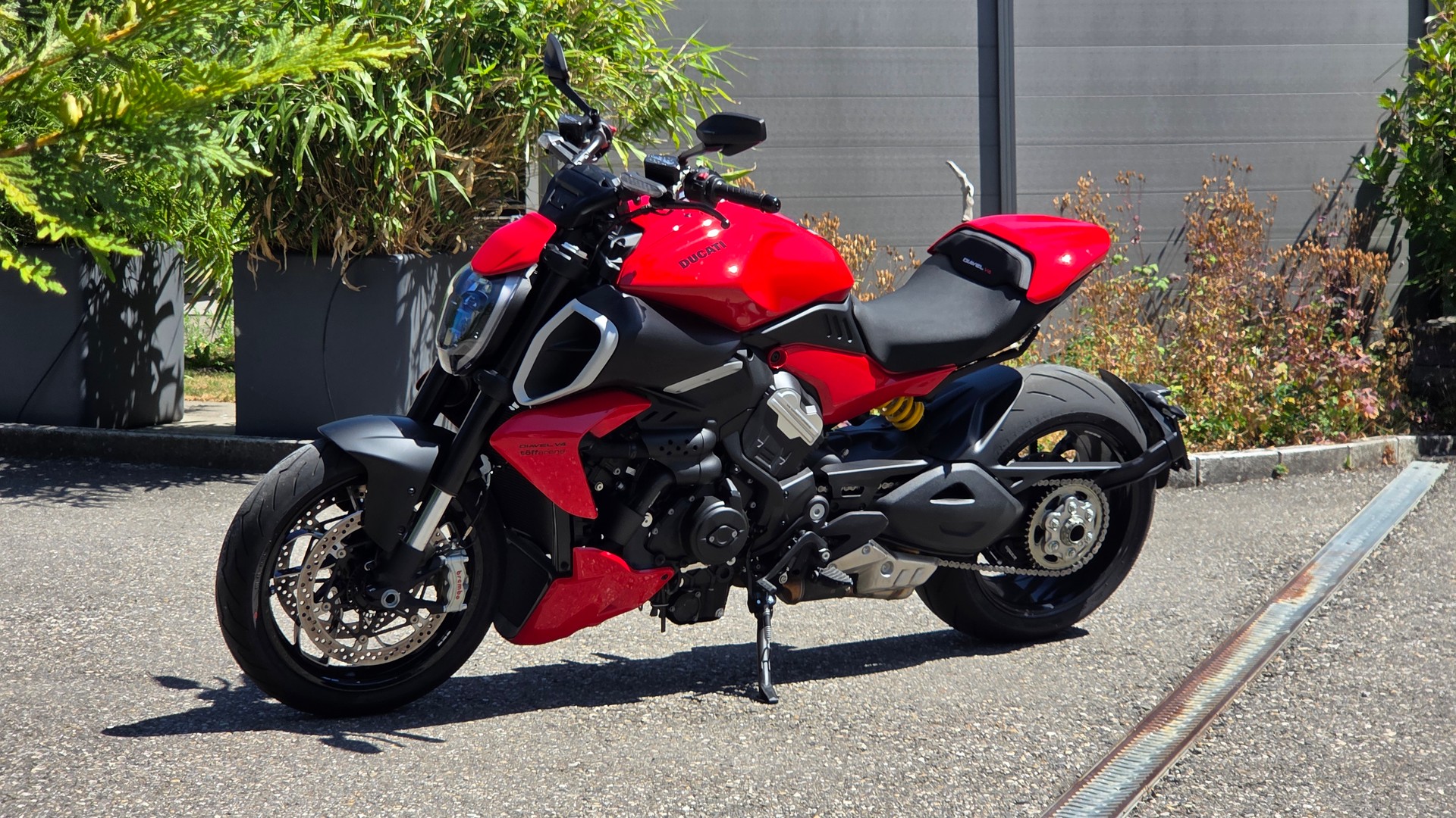 DUCATI Diavel V4-image-0
