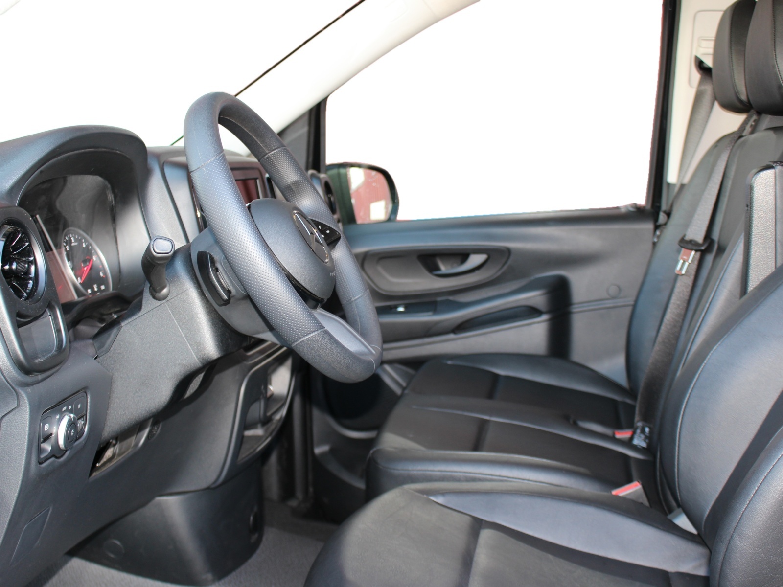 MERCEDES-BENZ Vito 114 KB Tourer Base E-image-6