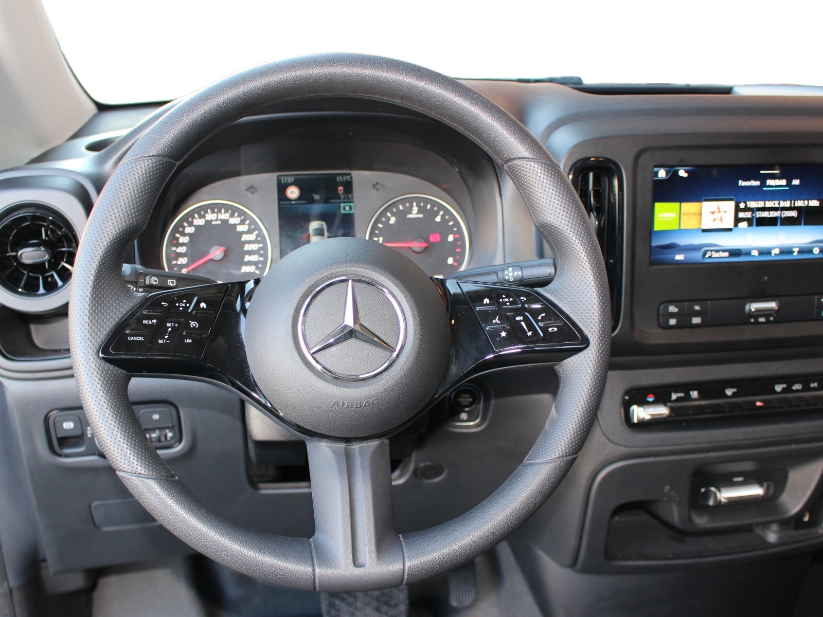 MERCEDES-BENZ Vito 114 KB Tourer Base E-image-11