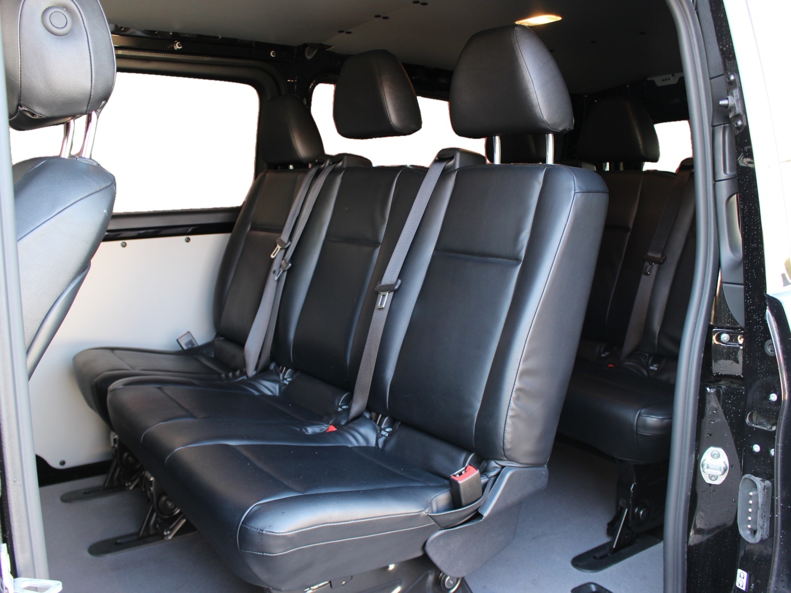 MERCEDES-BENZ Vito 114 KB Tourer Base E-image-7