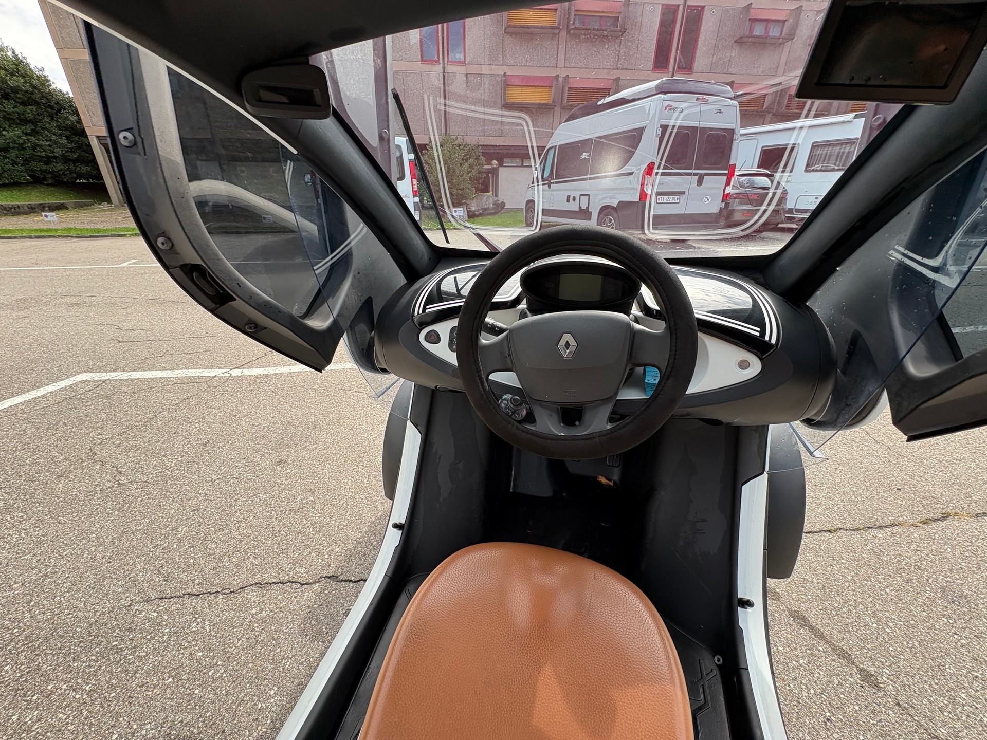 RENAULT Twizy Z.E. Sport Edition (Batterie Miete)-image-8