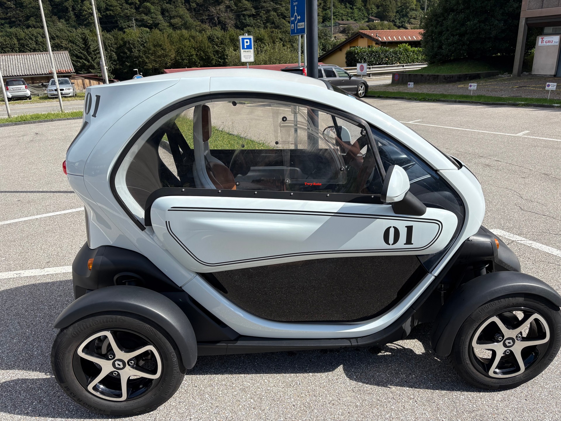 RENAULT Twizy Z.E. Sport Edition (Batterie Miete)-image-6