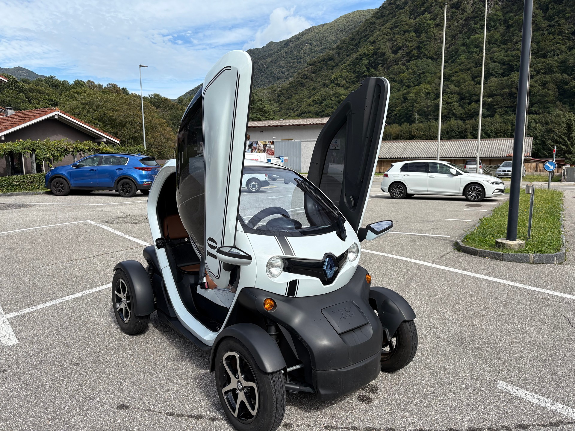 RENAULT Twizy Z.E. Sport Edition (Batterie Miete)-image-4