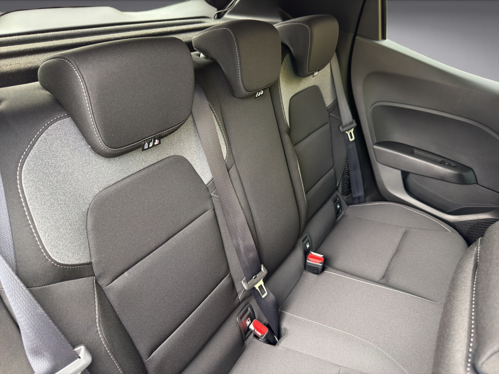 MITSUBISHI Colt 1.6 HEV Invite+-image-14