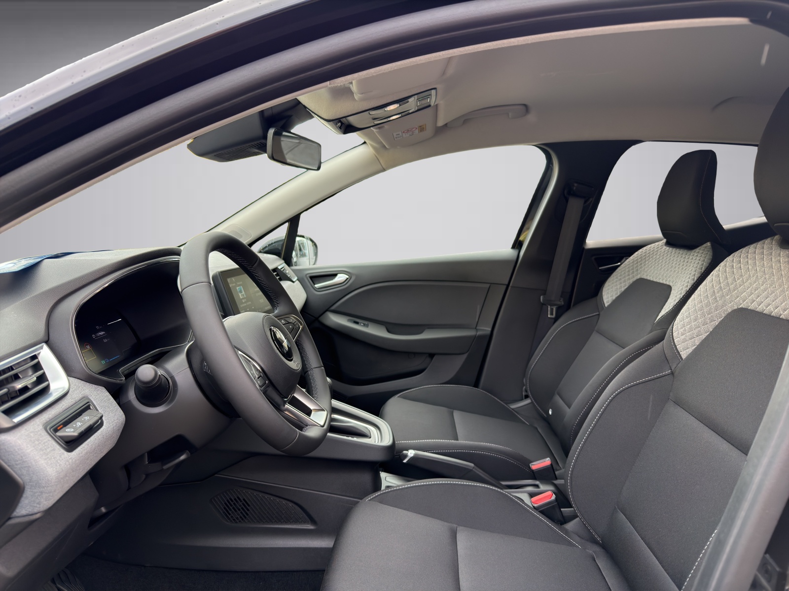 MITSUBISHI Colt 1.6 HEV Invite+-image-8