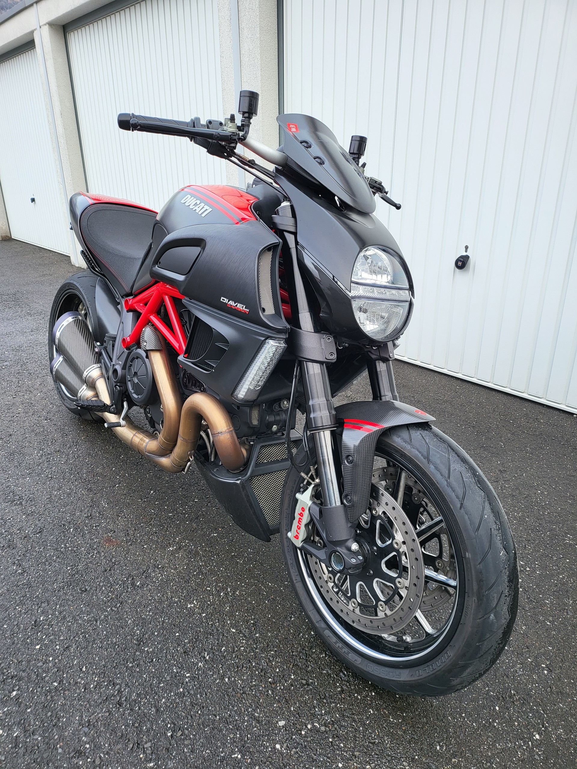 DUCATI Diavel 1200 Carbon-image-1