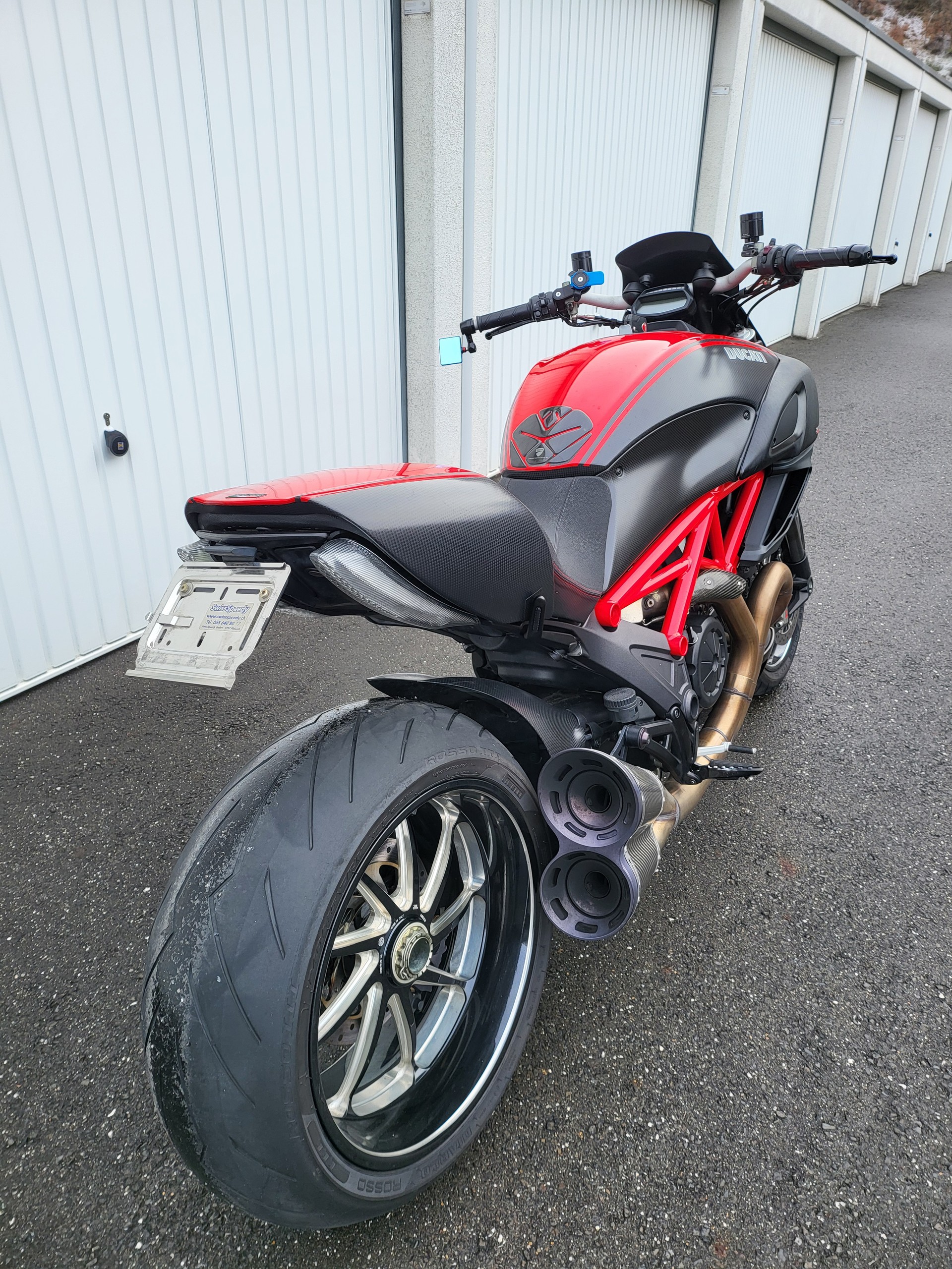 DUCATI Diavel 1200 Carbon-image-2