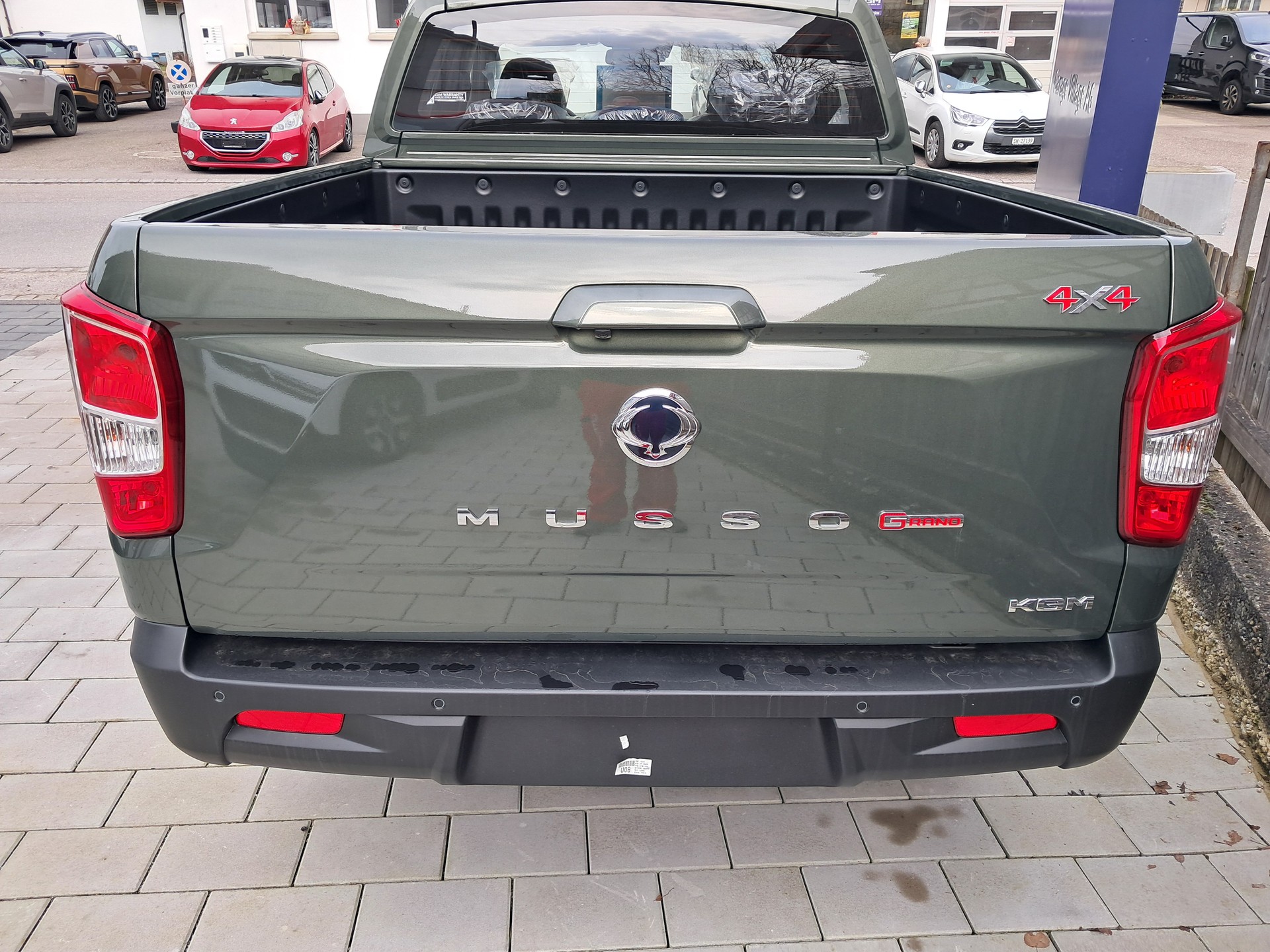 KGM-SsangYong Musso Grand 2.2 Platinum 4WD Aut.-showroom-element-2