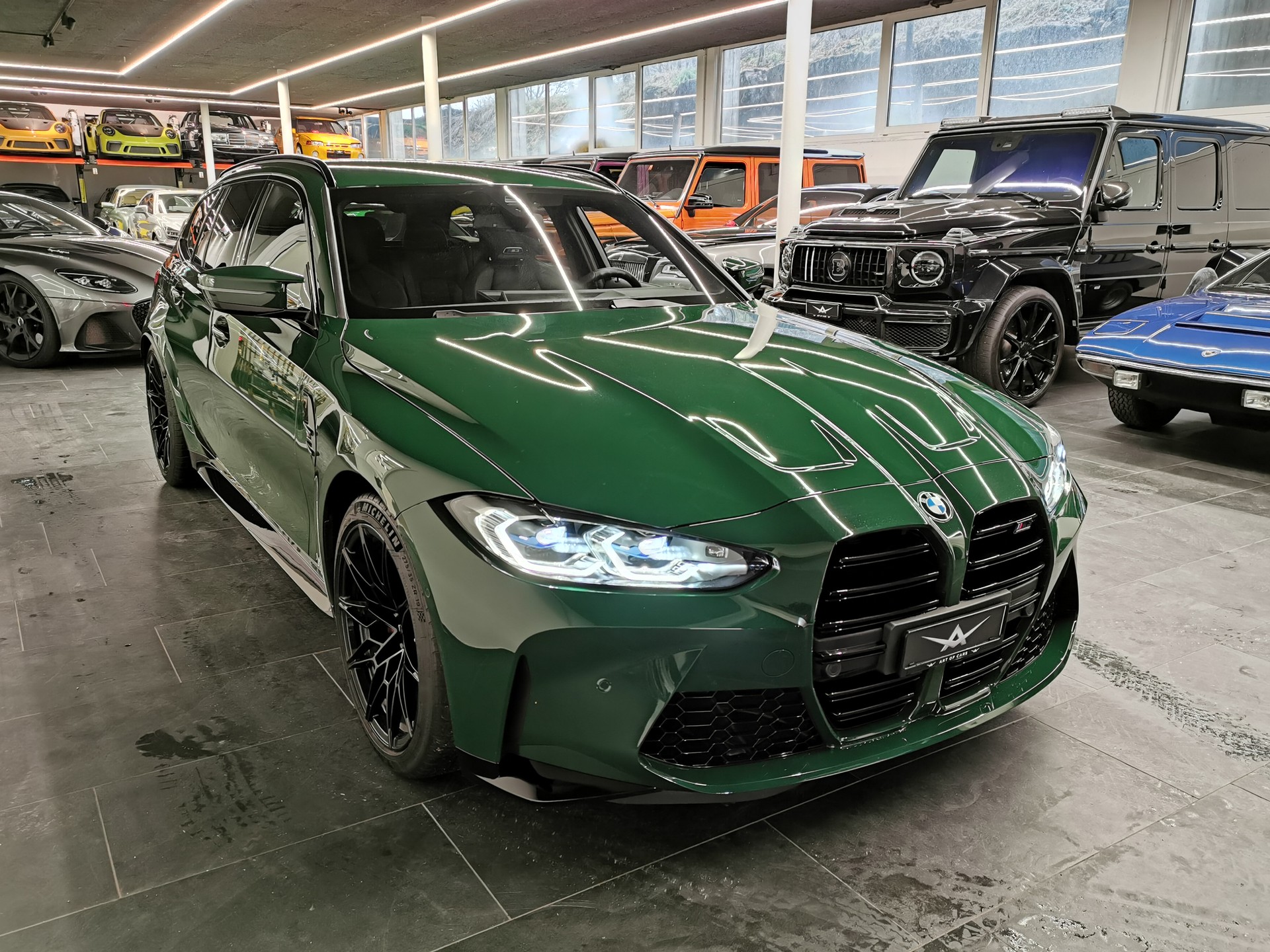 BMW M3 Touring xDrive Competition M IRISH GREEN PORSCHE GRÜN HARMAN KARDON 1. HD. CH-AUTO GRATISSERVICE INDIVIDUAL