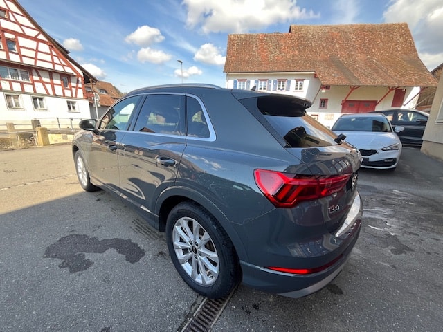 AUDI Q3 2.0 40 TDI Advanced quattro S-Tronic-showroom-element-3