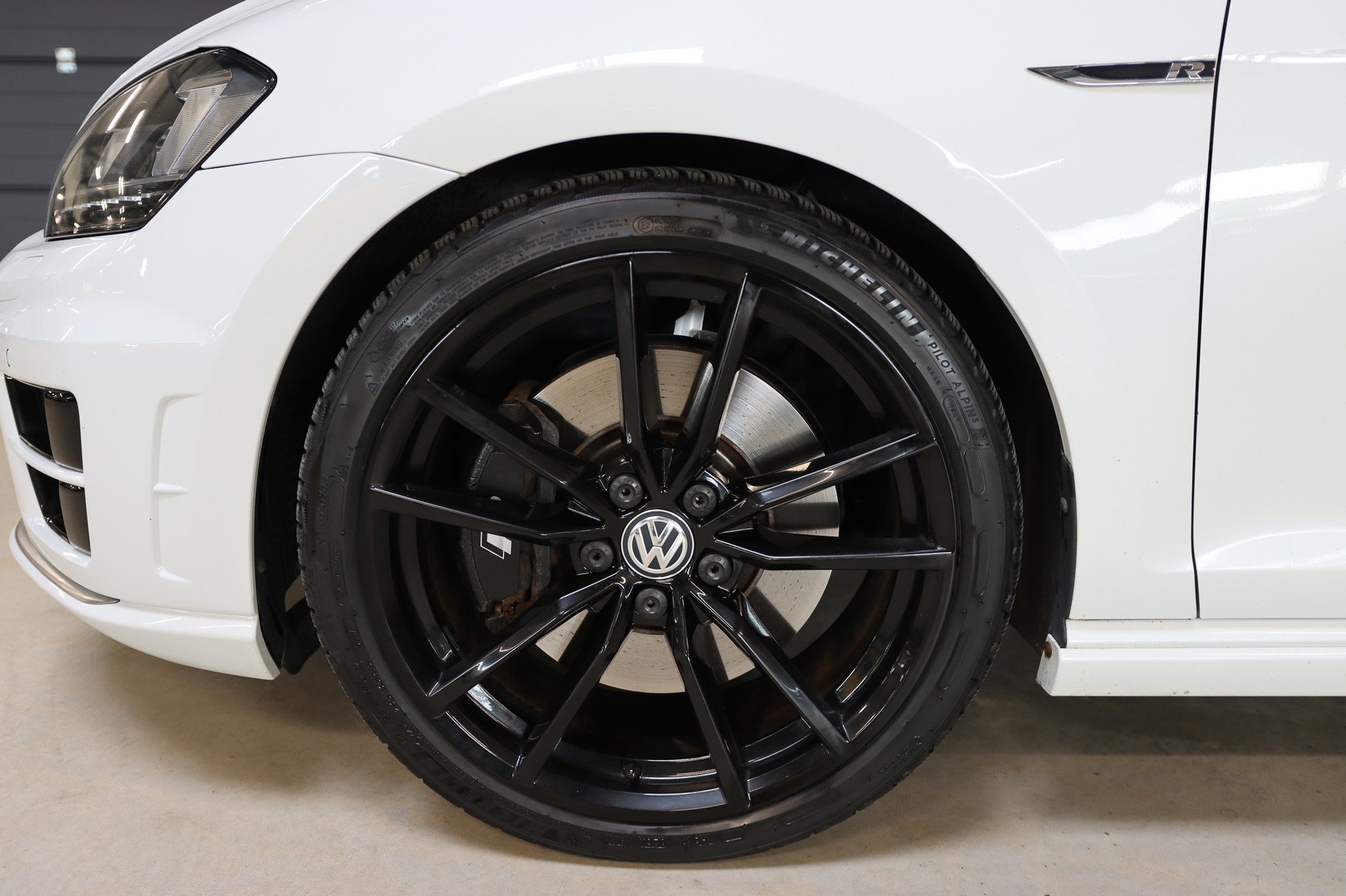 VW Golf 2.0 TSI R 4Motion DSG-image-8