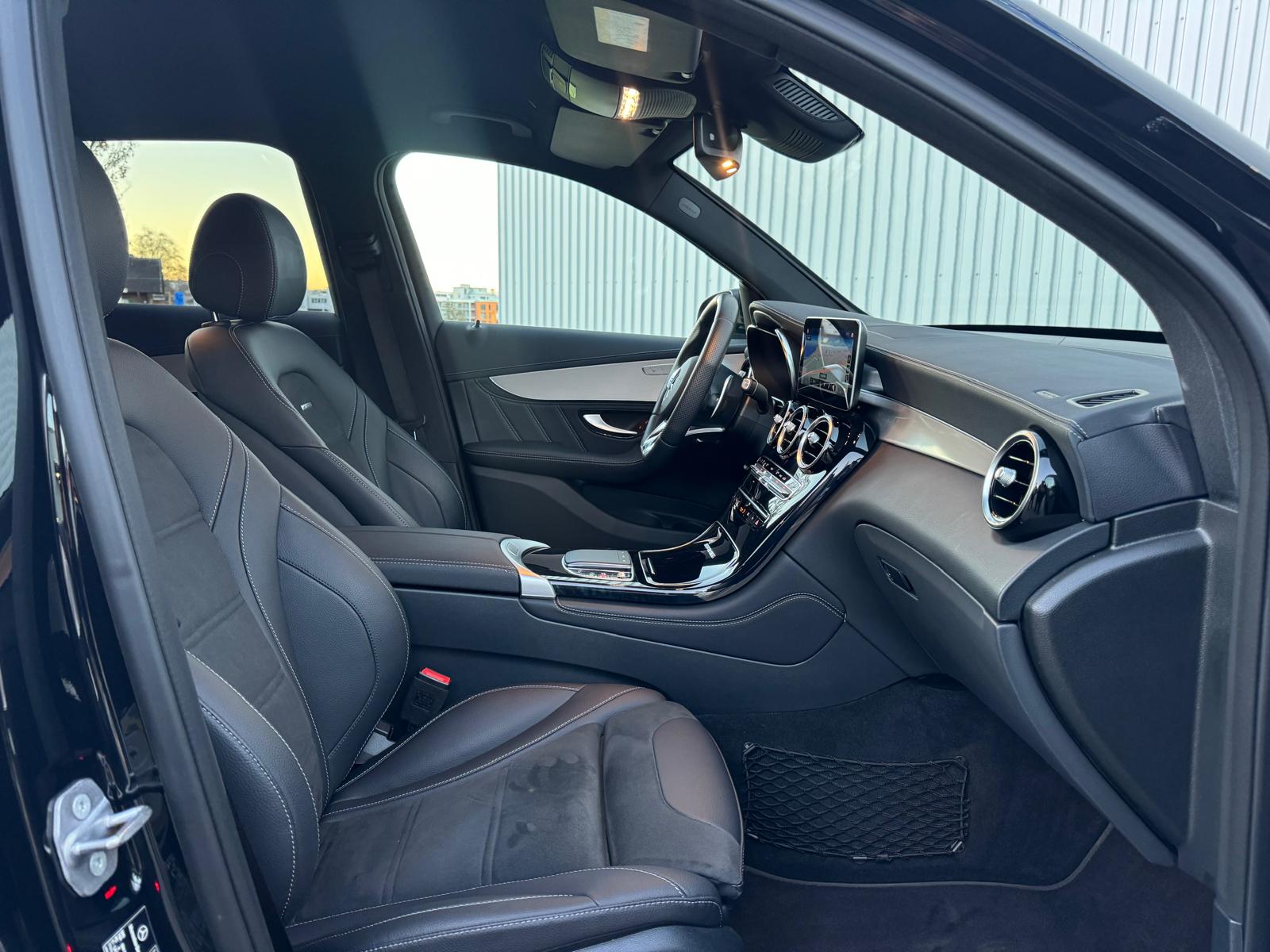 MERCEDES-BENZ GLC 63 AMG Limited All Black 650PS Performance 4Matic 9G-Tronic-image-10