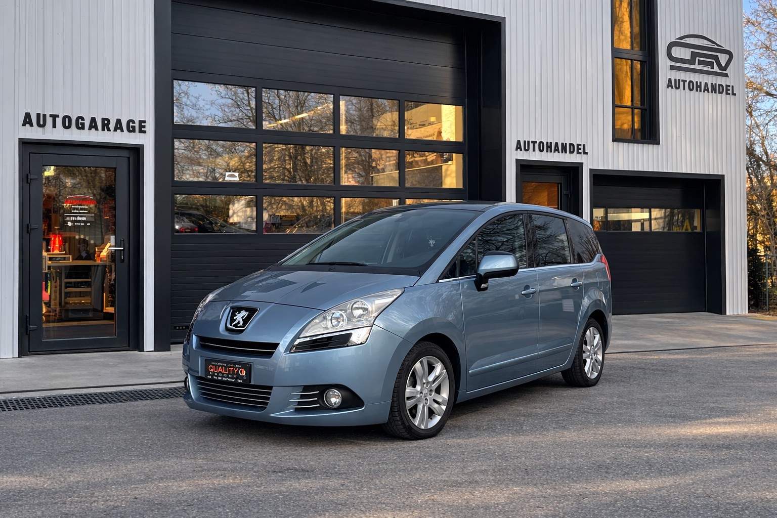 PEUGEOT 5008 2.0 HDI Sport Pack 7 Sitze