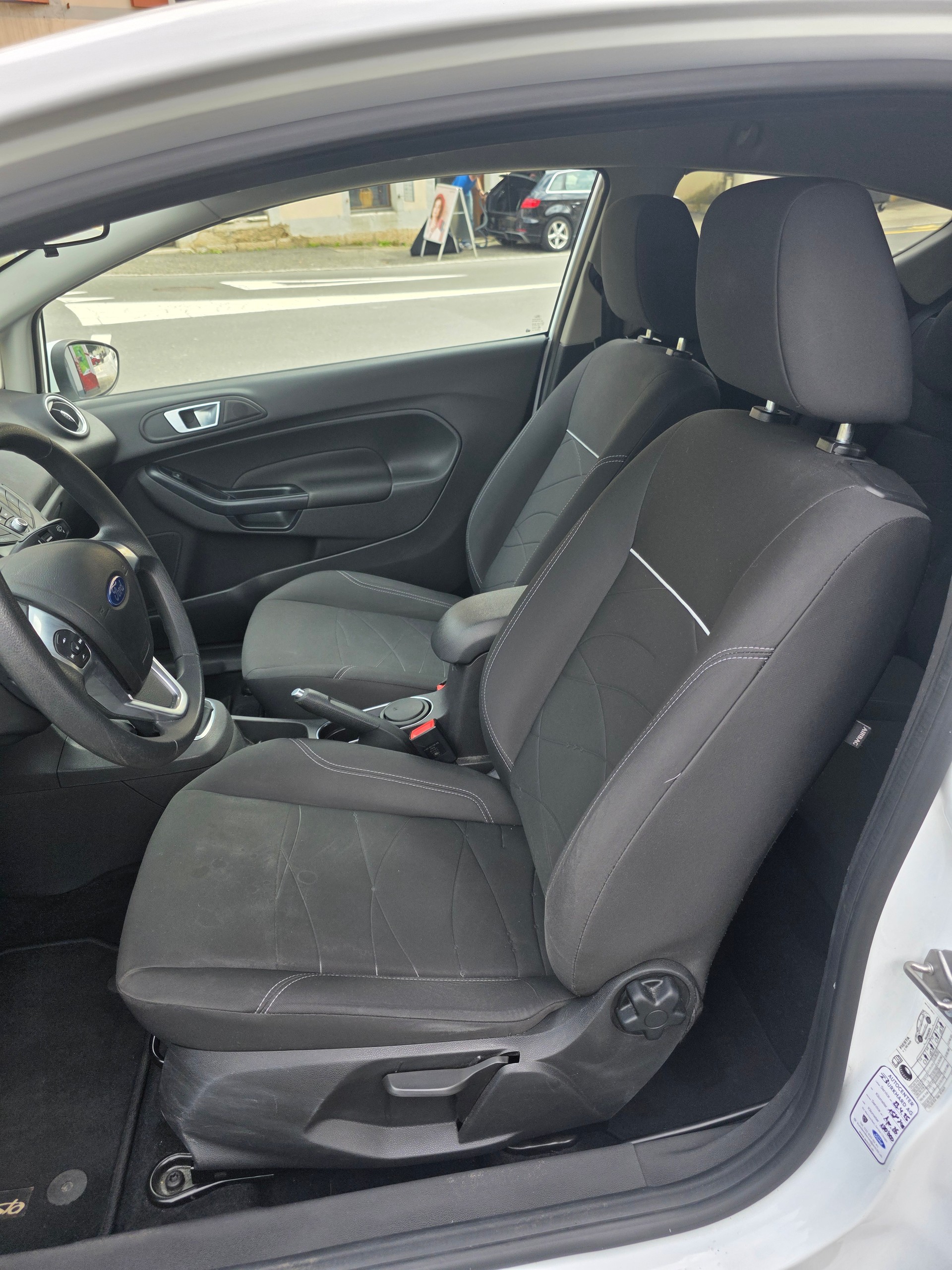 FORD Fiesta 1.25 16V Ambiente-image-9