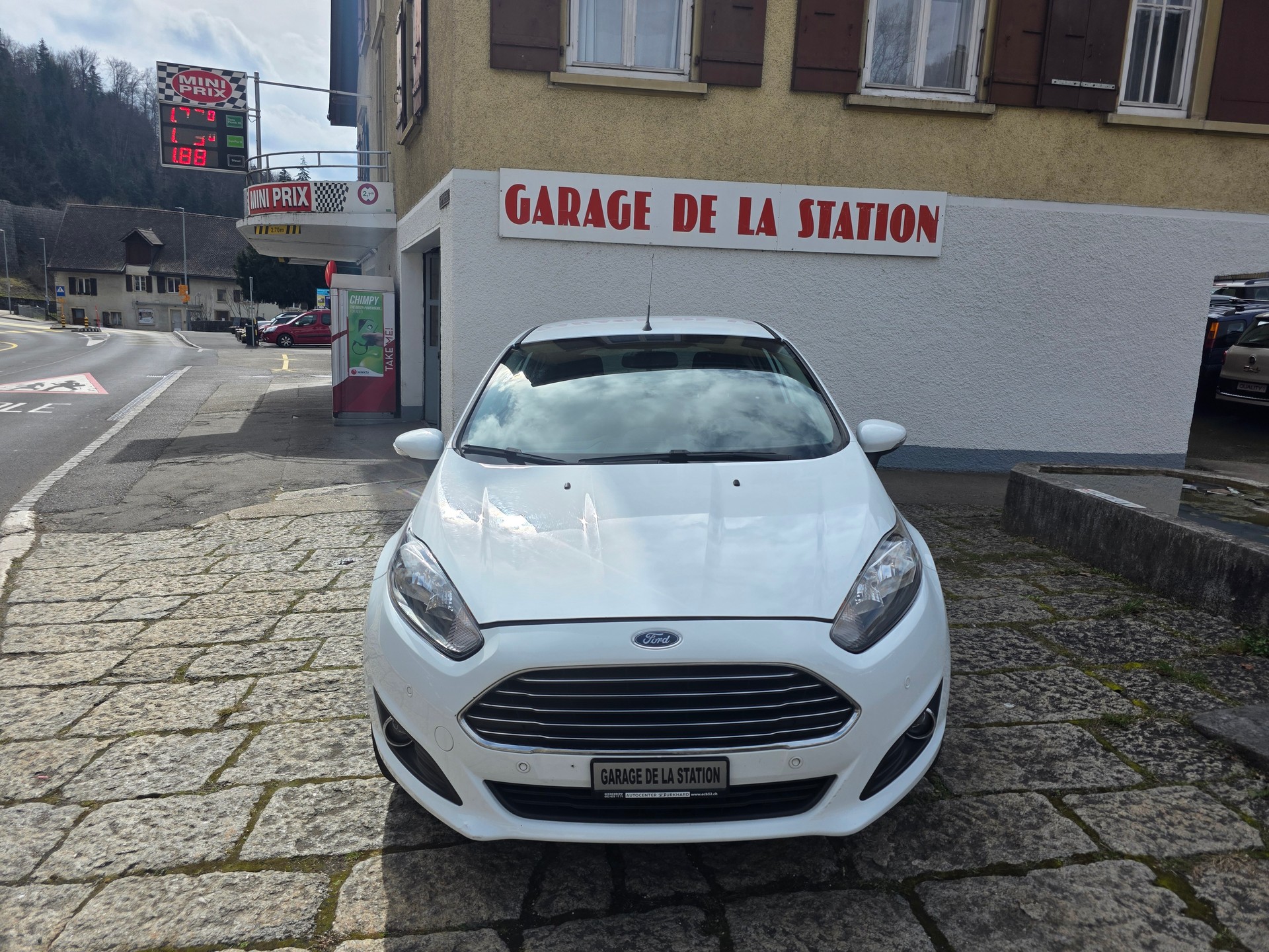 FORD Fiesta 1.25 16V Ambiente-image-1