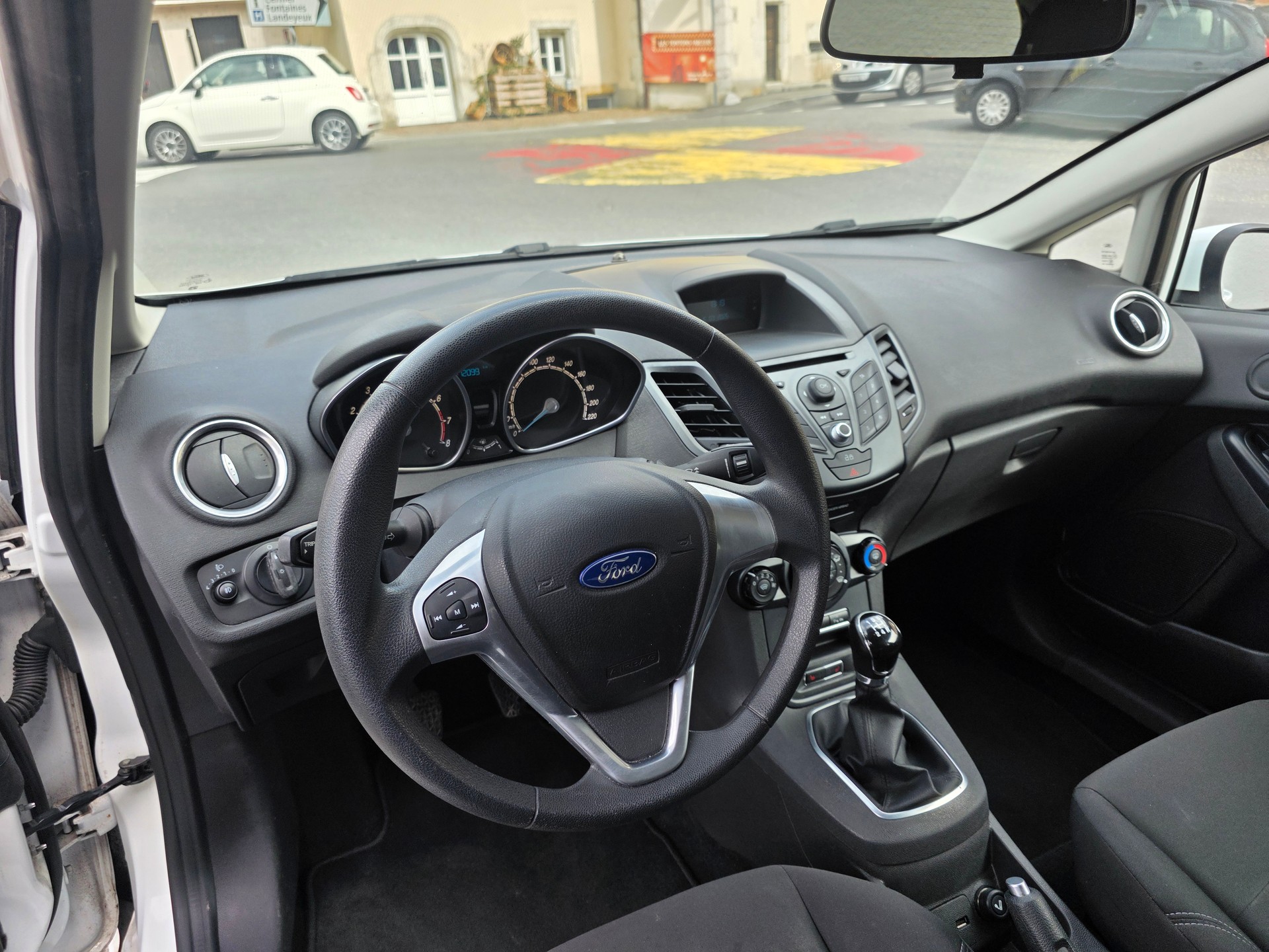 FORD Fiesta 1.25 16V Ambiente-image-7