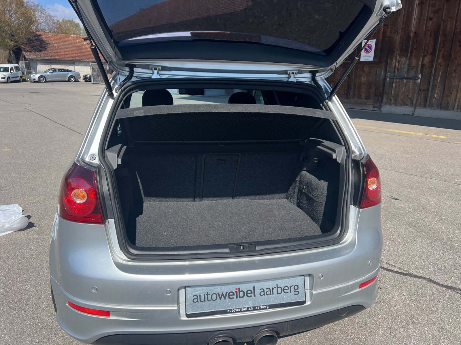 VW Golf R32 4Motion-image-9