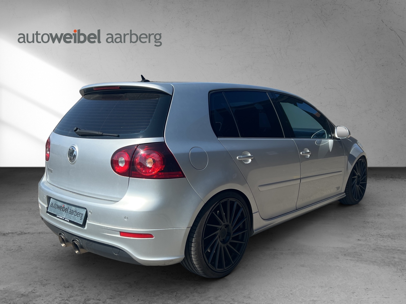 VW Golf R32 4Motion-showroom-element-1