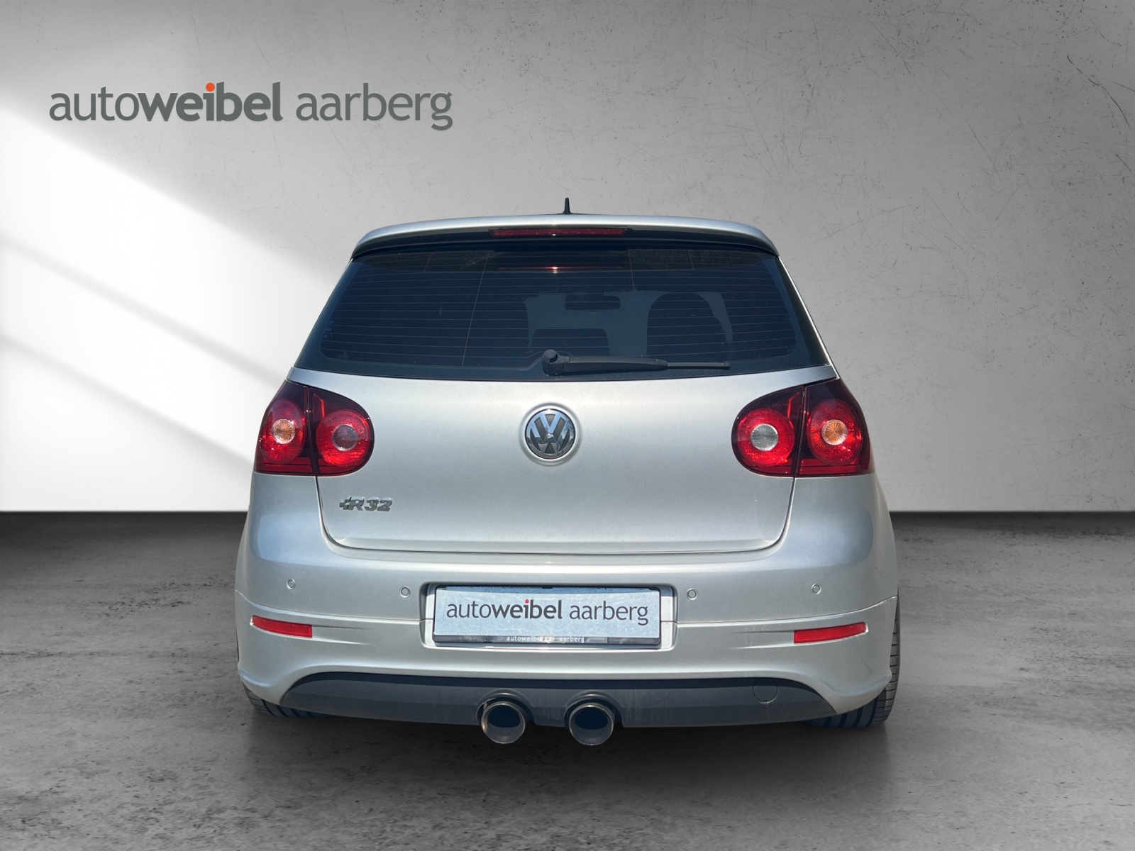 VW Golf R32 4Motion-showroom-element-2