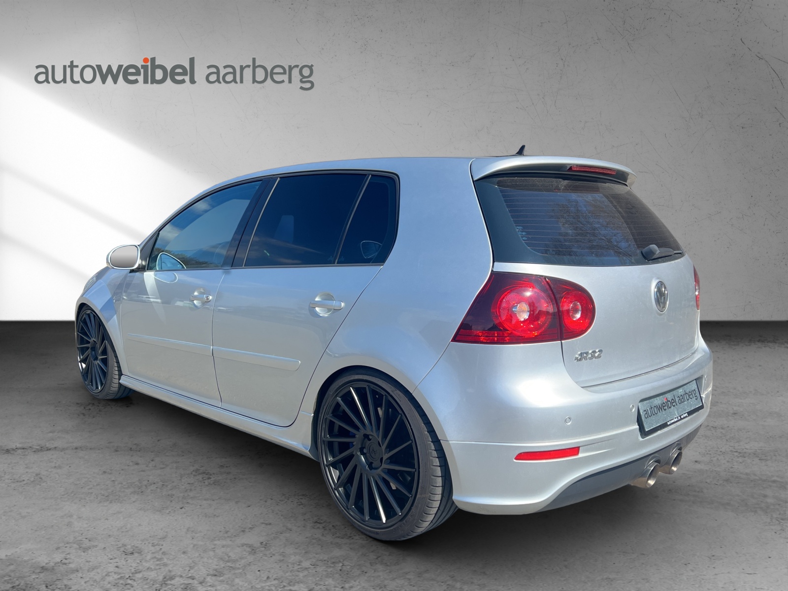 VW Golf R32 4Motion-showroom-element-3