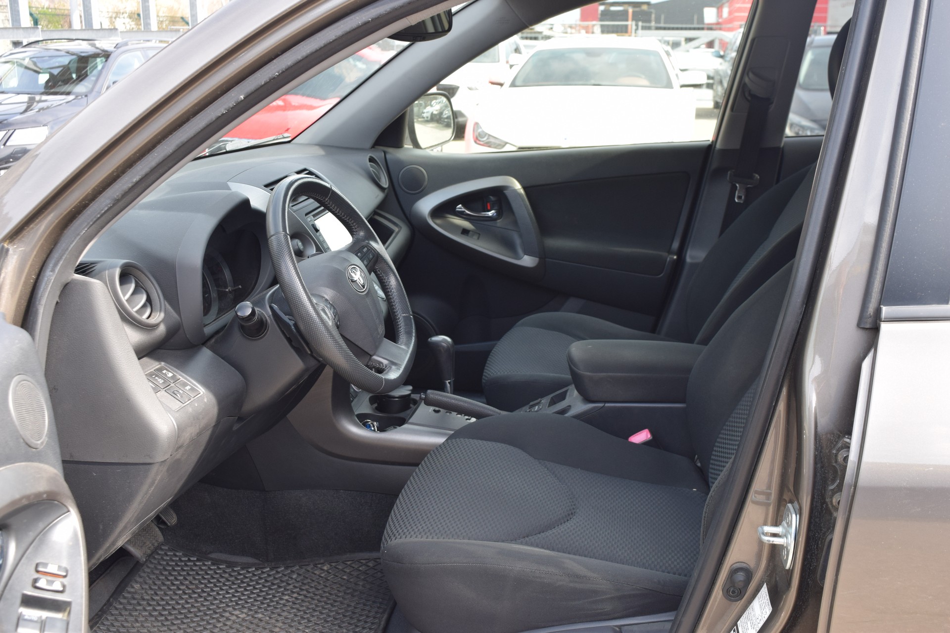 TOYOTA RAV-4 2.2D-CAT Style AT-image-15