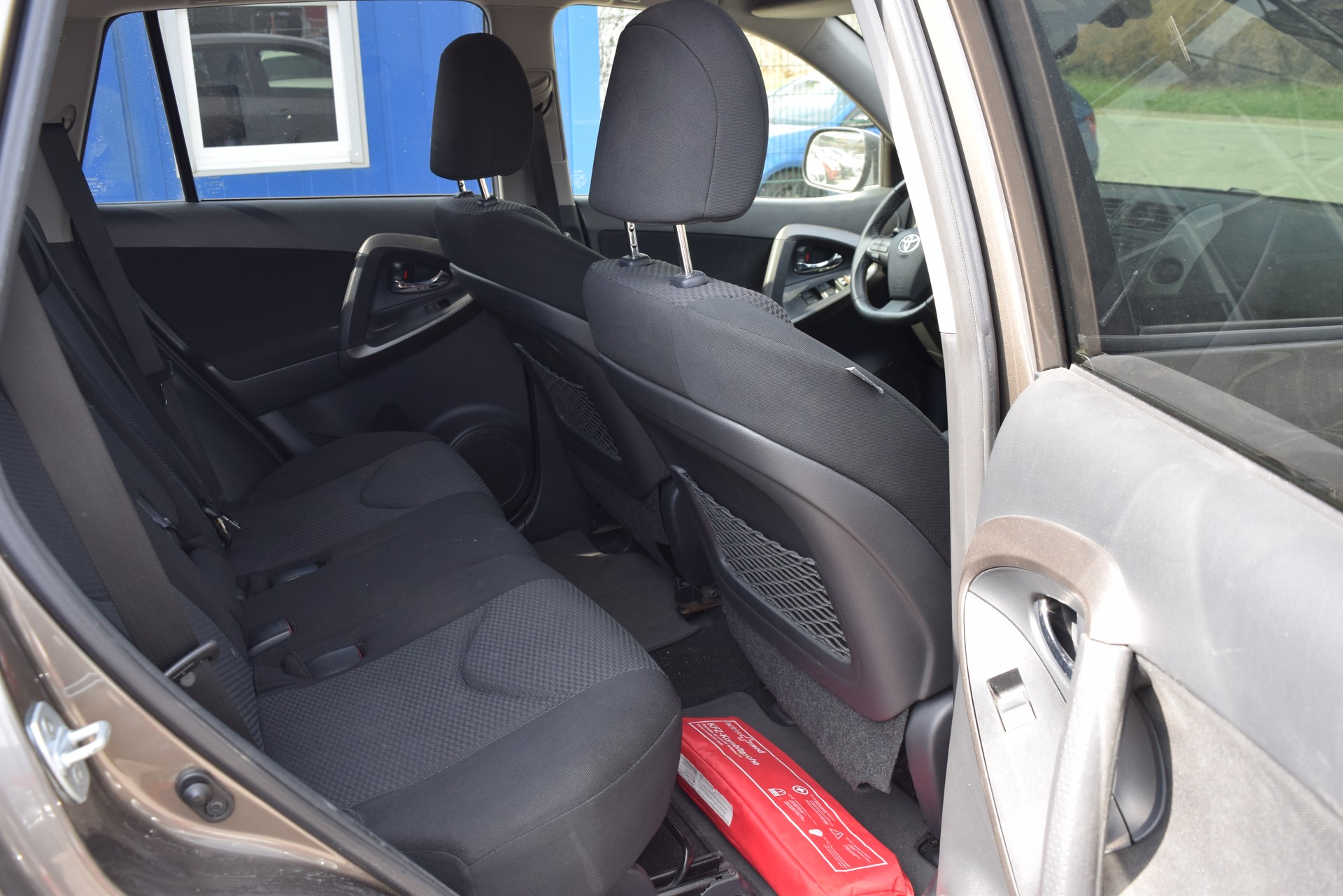 TOYOTA RAV-4 2.2D-CAT Style AT-image-10
