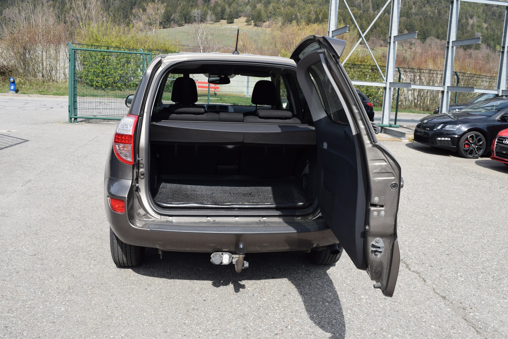 TOYOTA RAV-4 2.2D-CAT Style AT-image-6