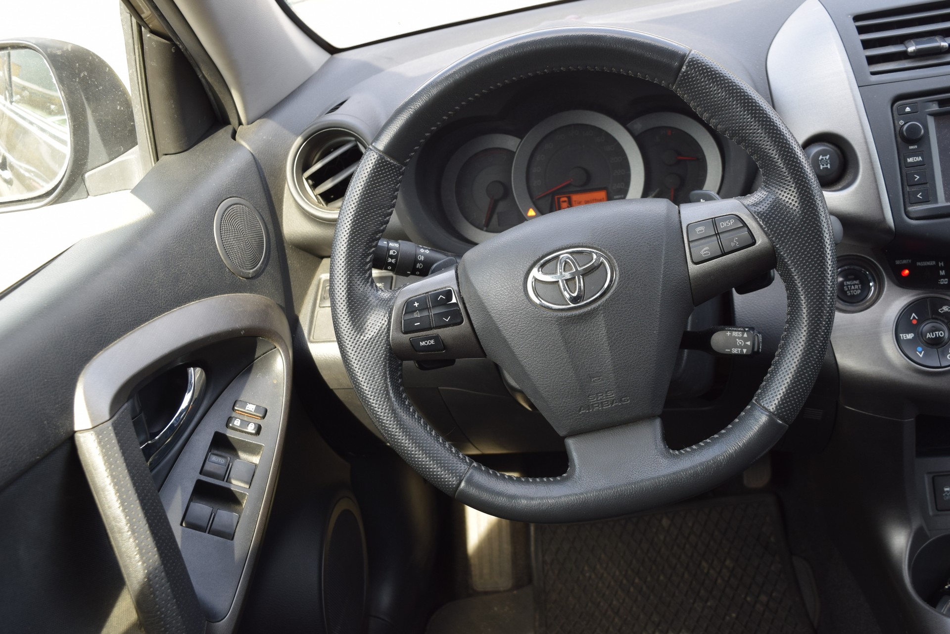 TOYOTA RAV-4 2.2D-CAT Style AT-image-13