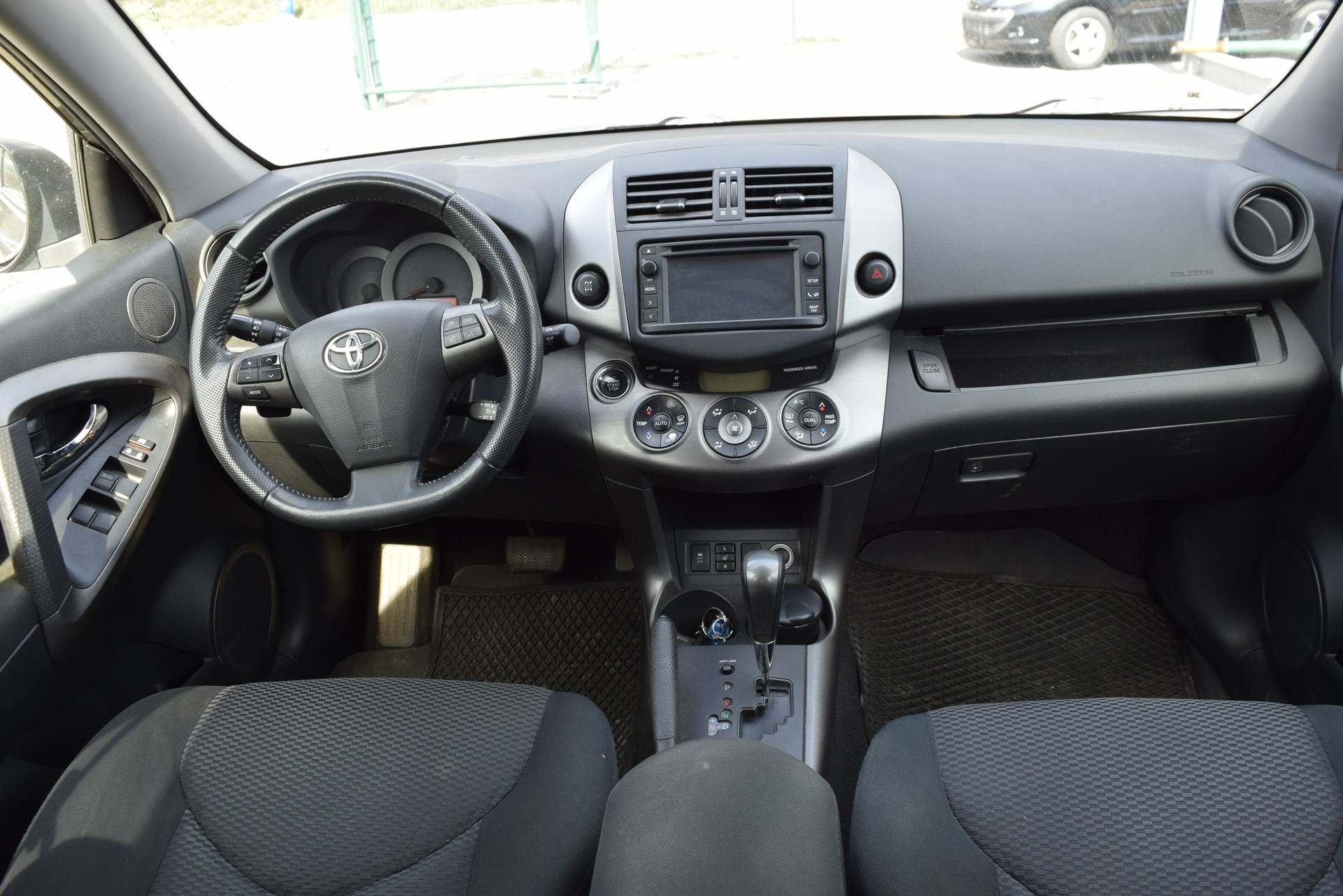 TOYOTA RAV-4 2.2D-CAT Style AT-image-11
