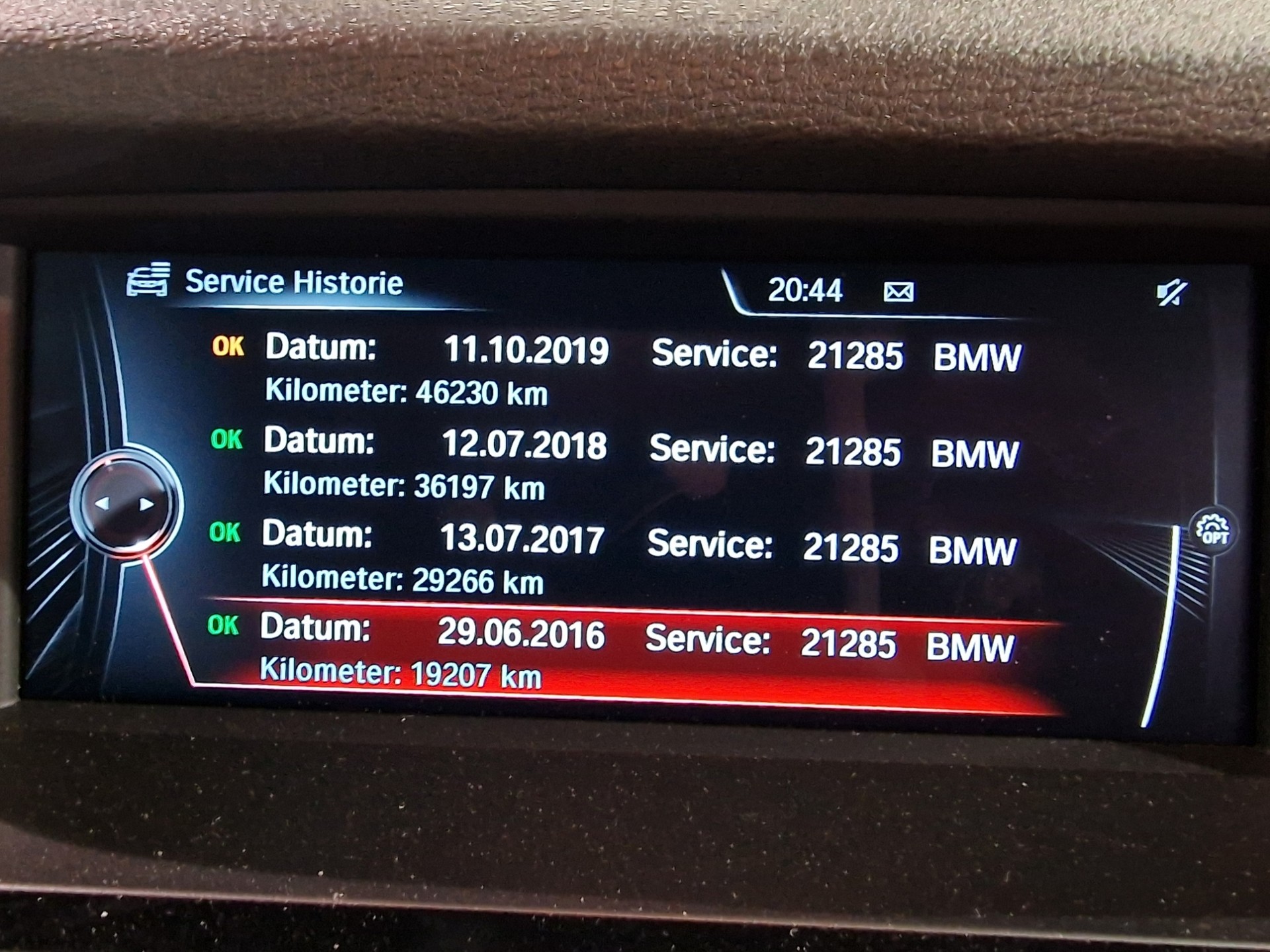 BMW X3 xDrive 20i-image-13