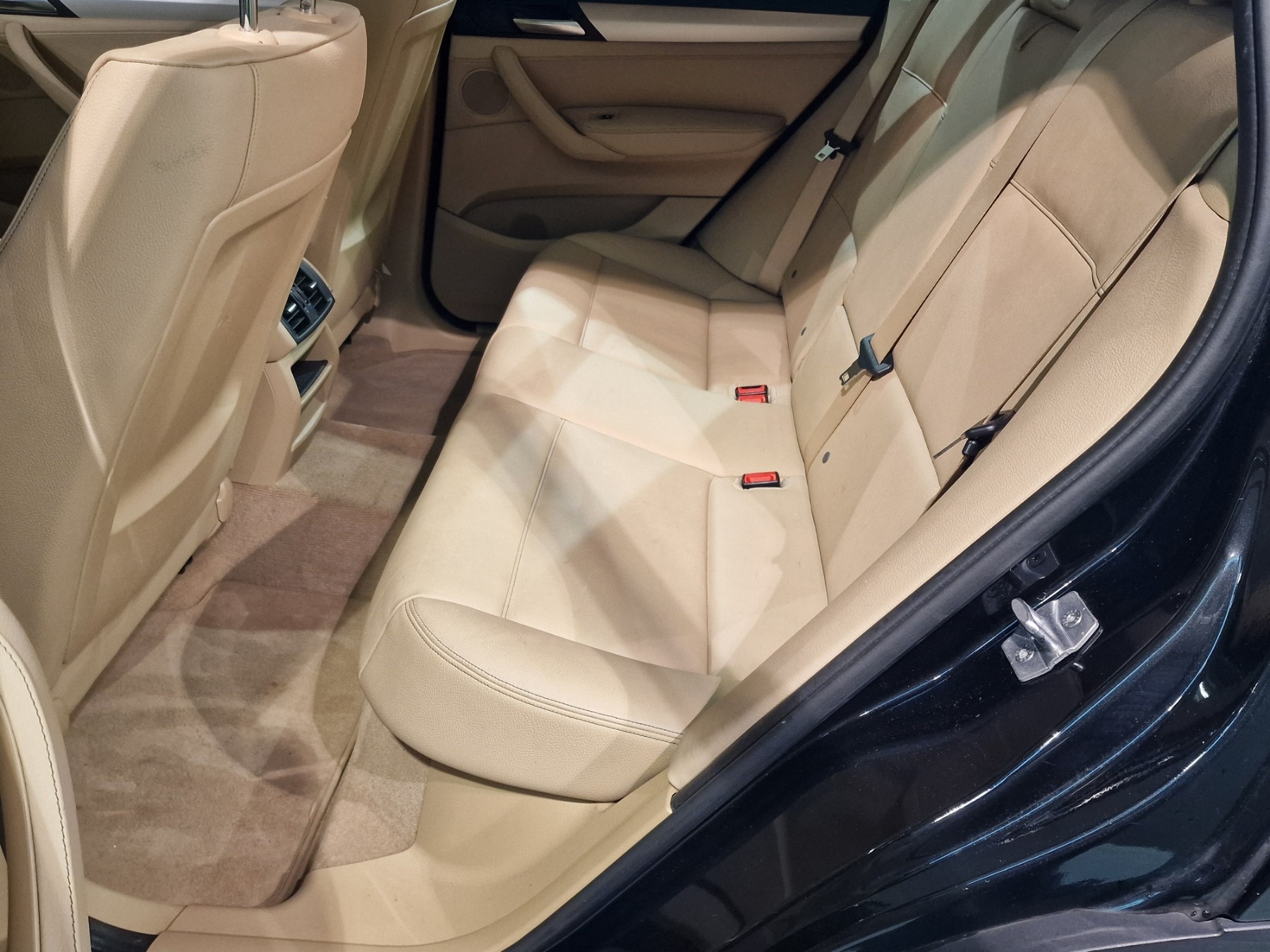 BMW X3 xDrive 20i-image-14