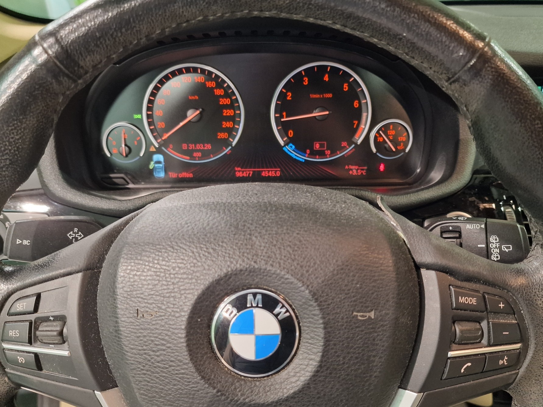 BMW X3 xDrive 20i-image-8