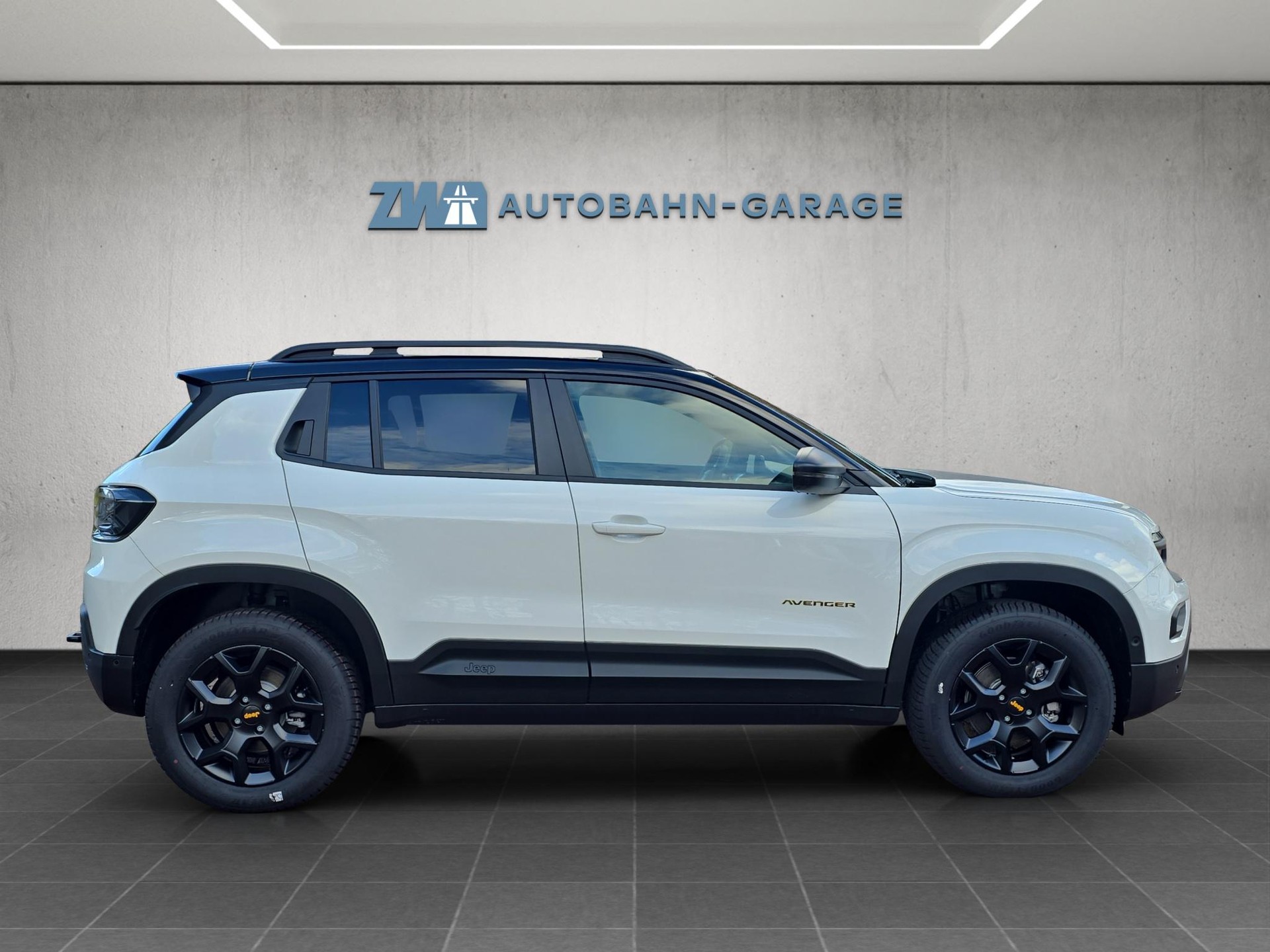JEEP Avenger 1.2 MHEV The North Face 4xe-image-5