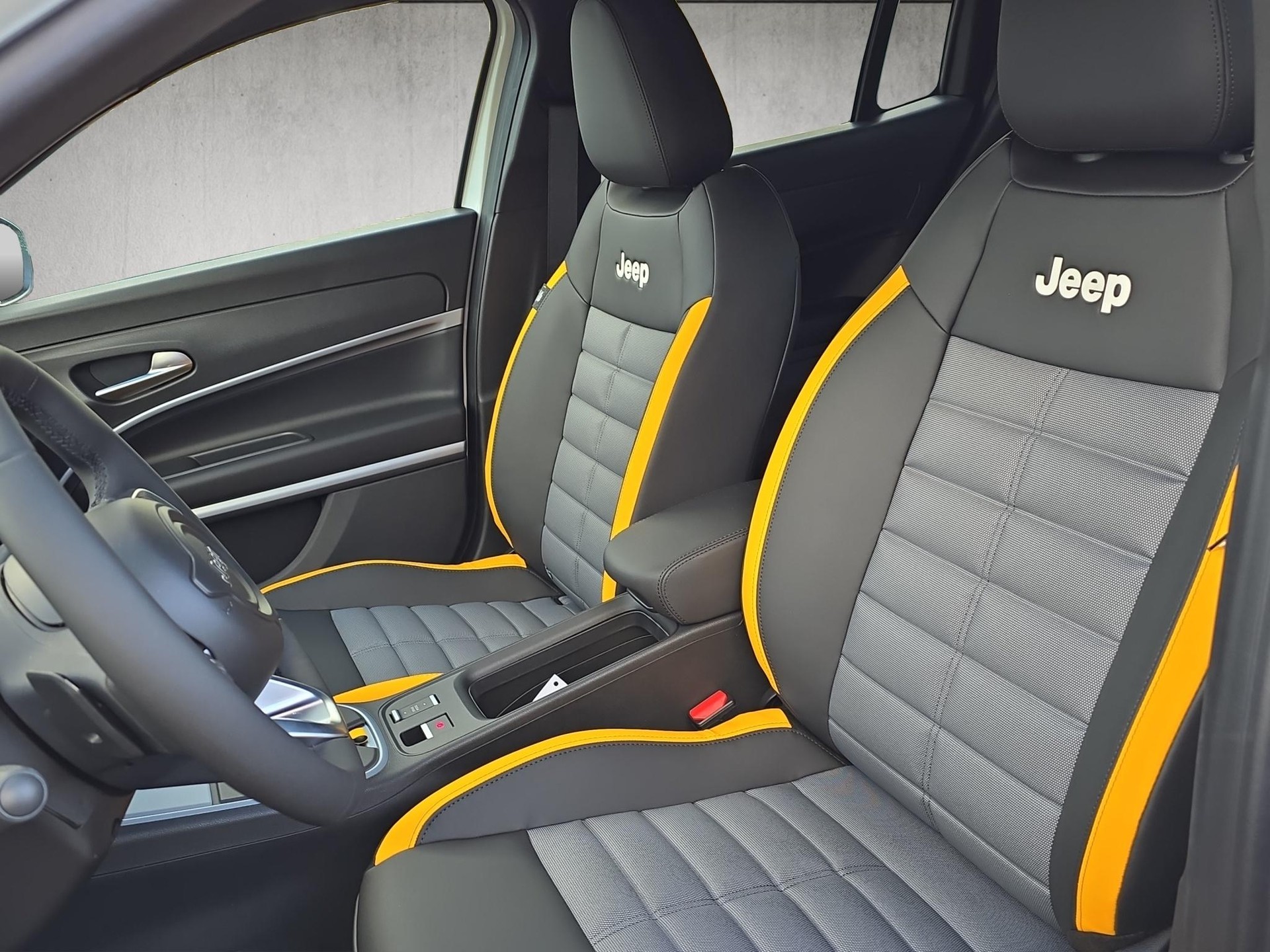 JEEP Avenger 1.2 MHEV The North Face 4xe-image-9