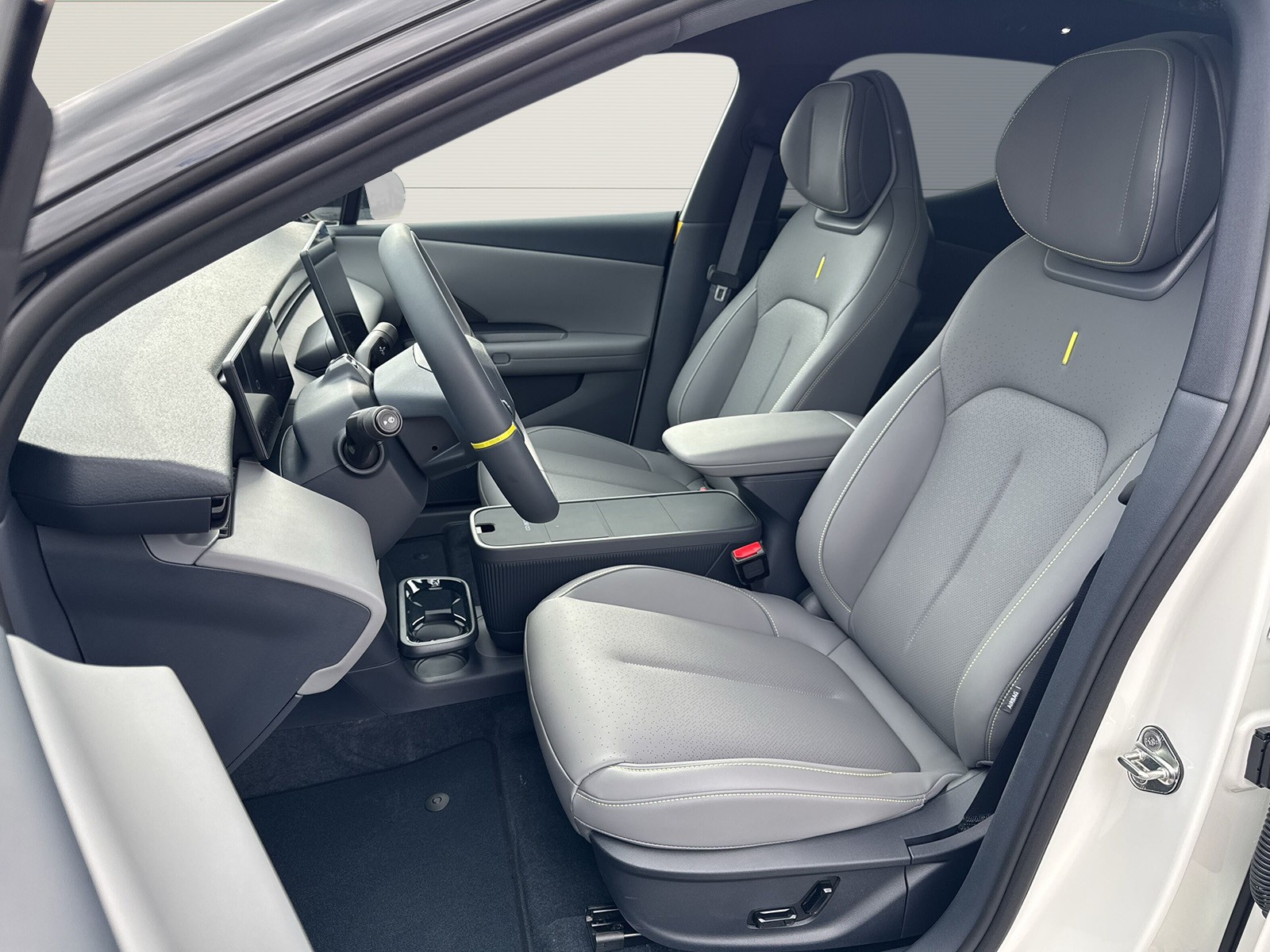 LYNK & CO 02 More-image-6