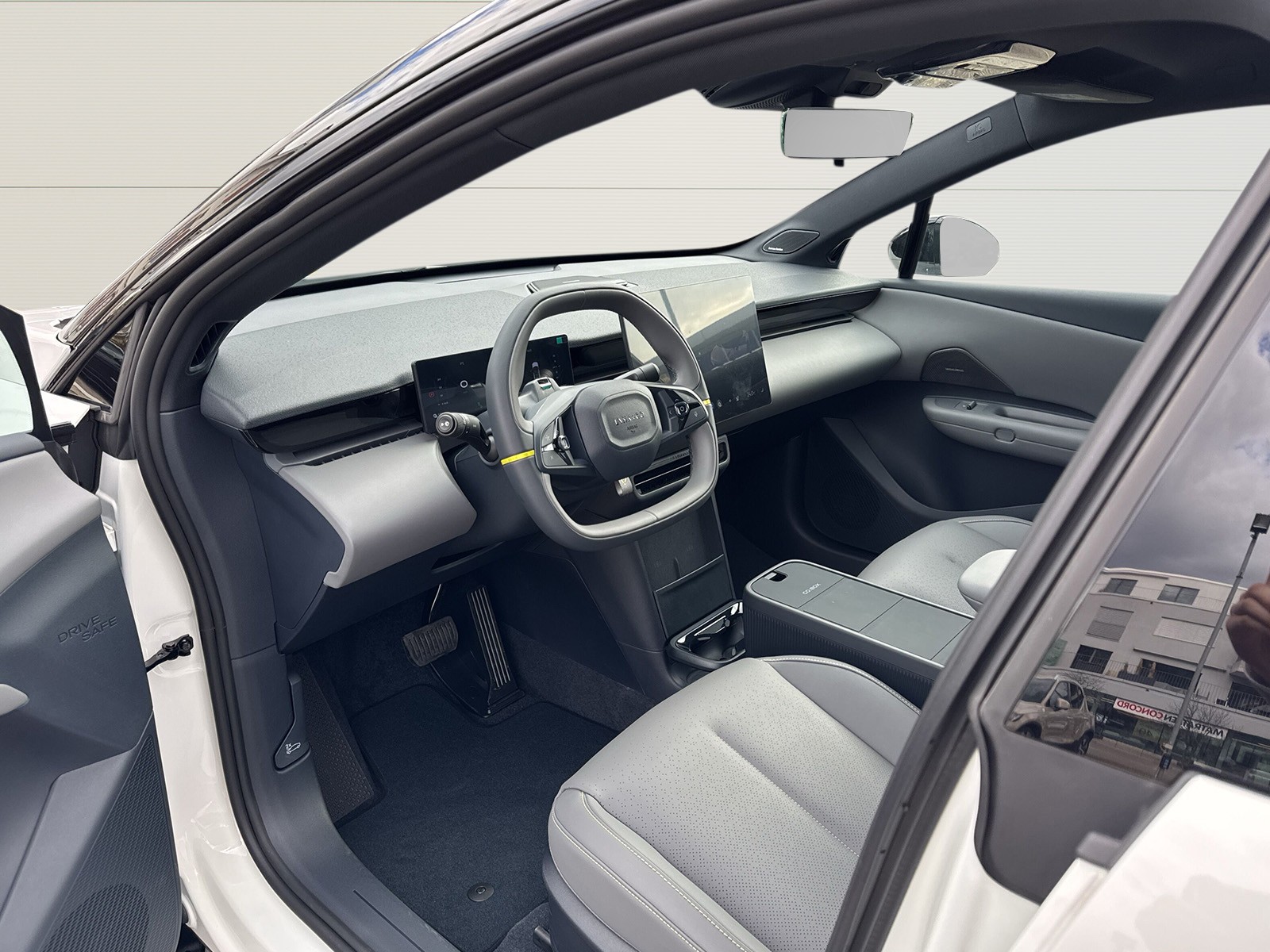 LYNK & CO 02 More-image-5