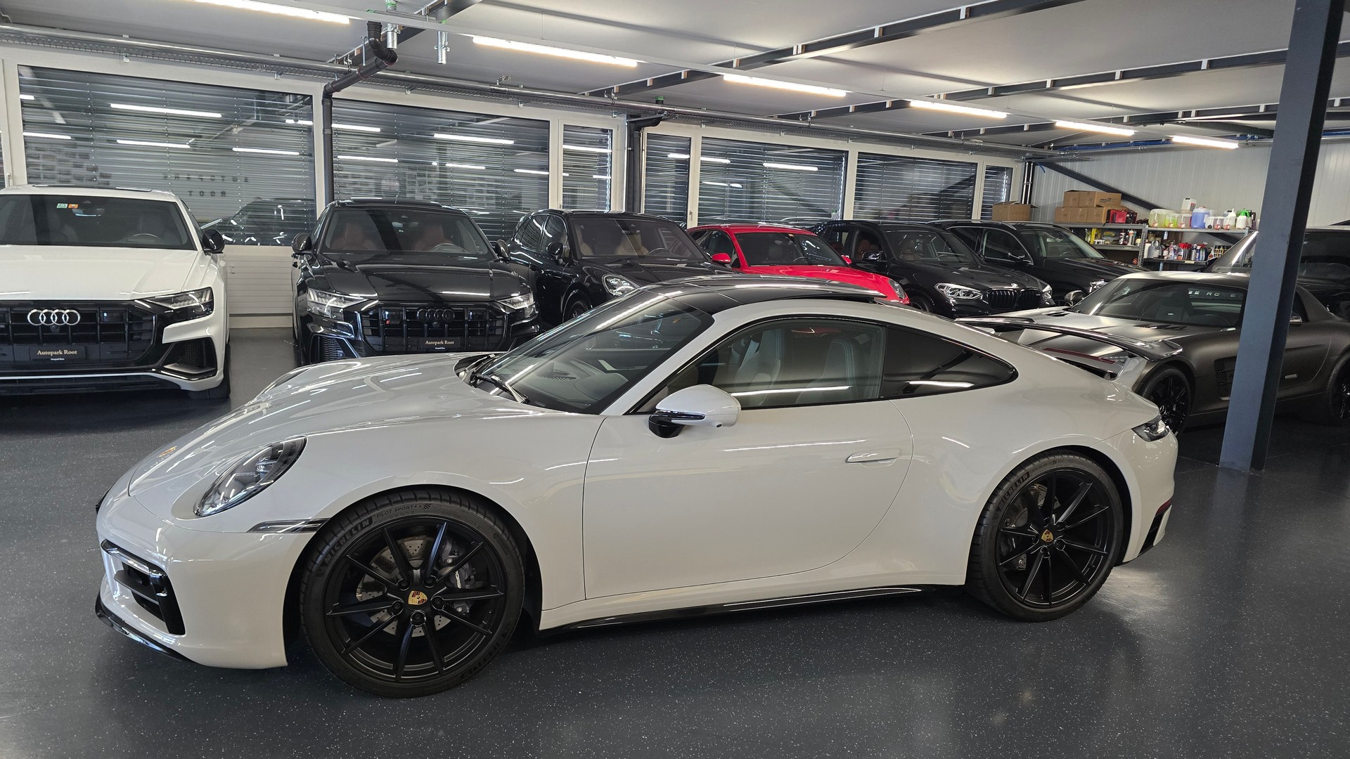 PORSCHE 911 Carrera 4 PDK AERO Paket-image-13