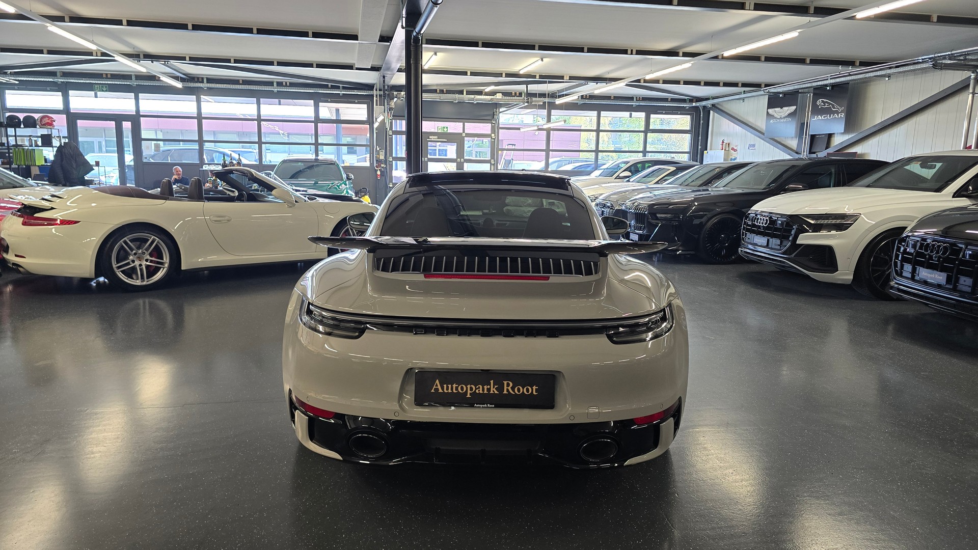 PORSCHE 911 Carrera 4 PDK AERO Paket-image-7