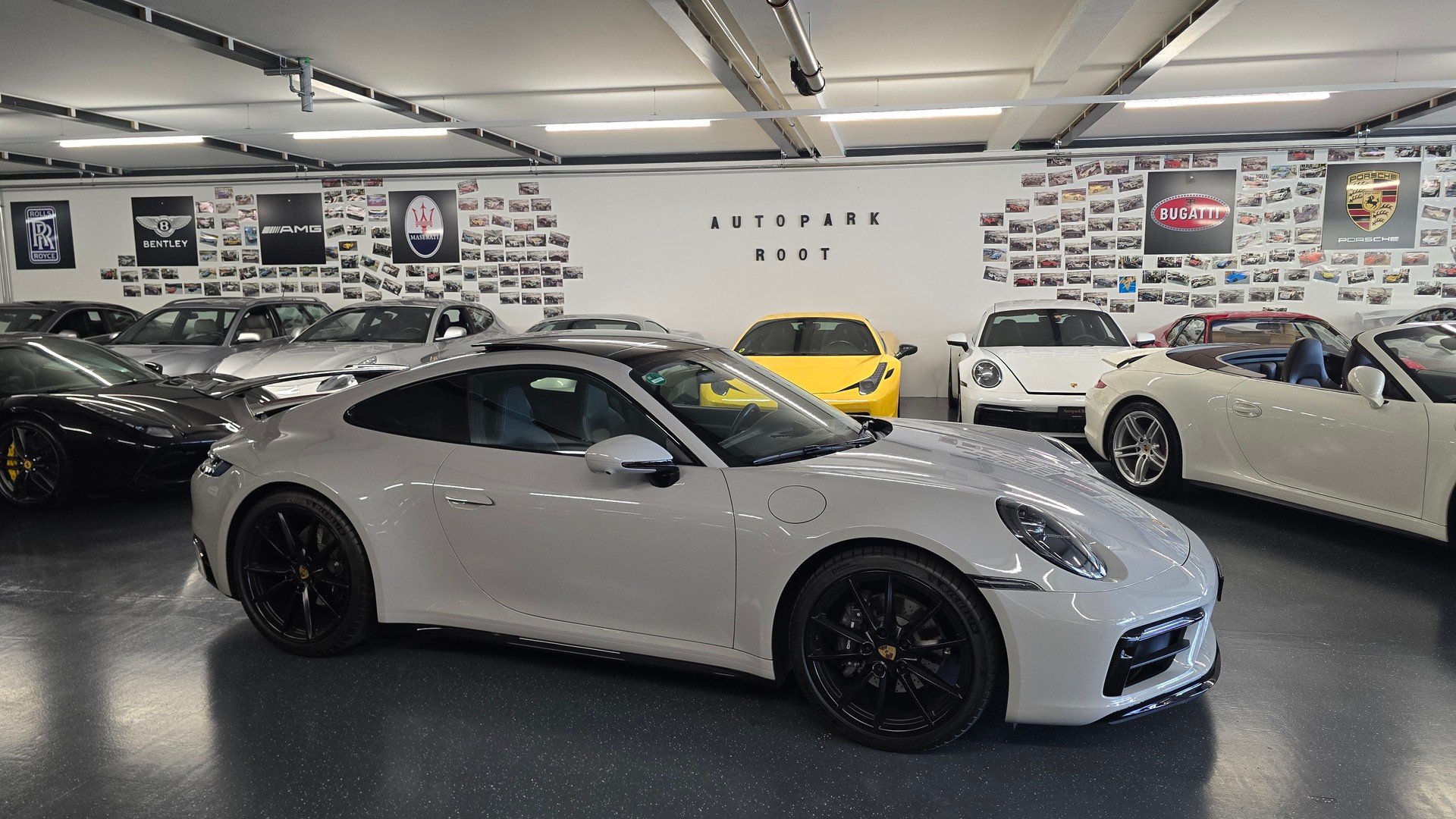 PORSCHE 911 Carrera 4 PDK AERO Paket-showroom-element-3