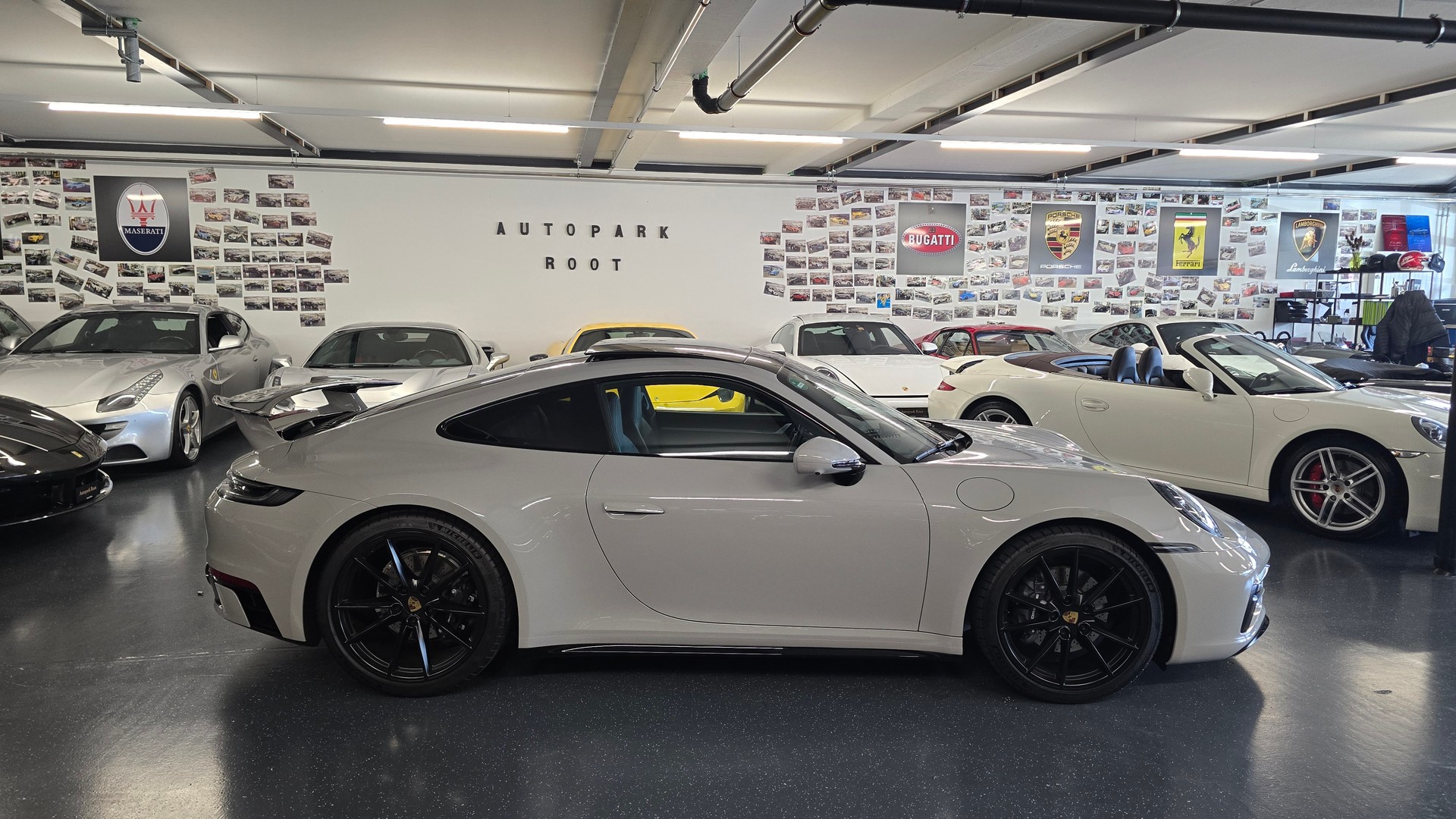 PORSCHE 911 Carrera 4 PDK AERO Paket-image-4